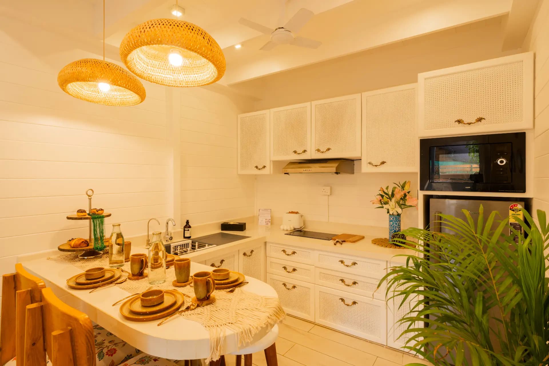 House of Neptune | 1-BHK Cottage | 10 mtrs from Ashwem Beach - Image 14