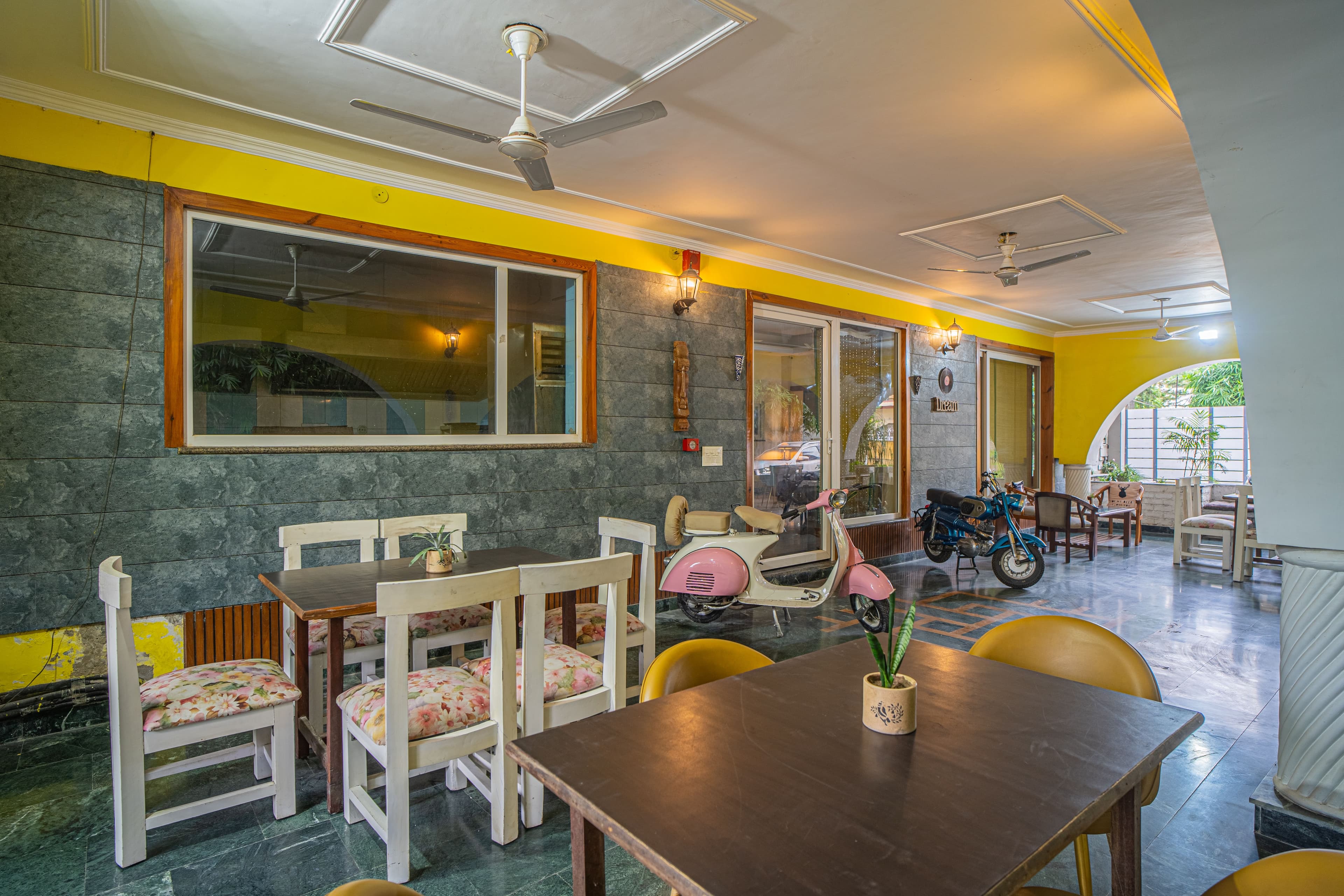 Impreza Luxury Stays Deluxe Room | Pet-friendly 1-Room Retreat With Common Lounge Area, Garden, Verandah & Restro - Image 6