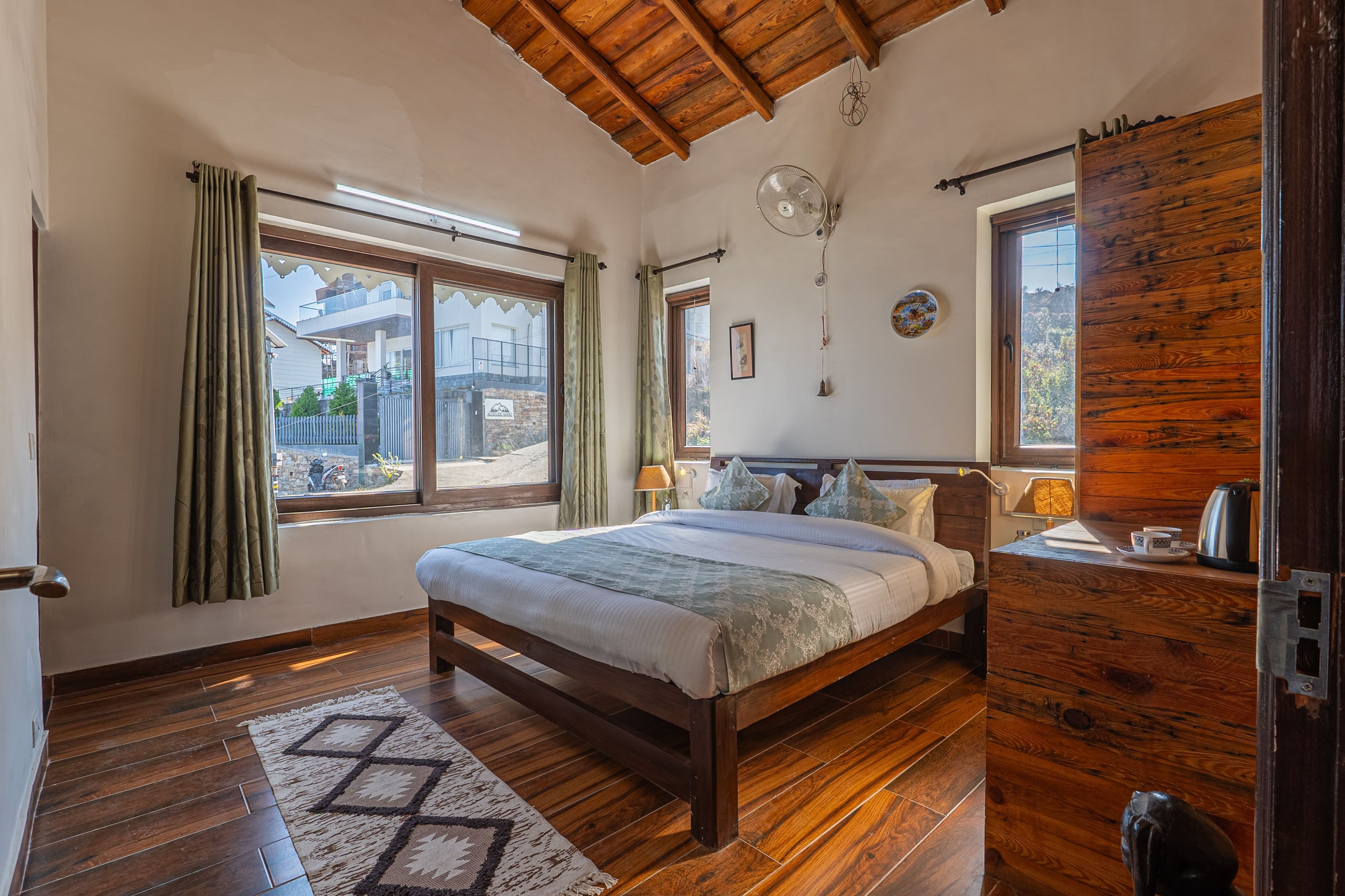 SnowPeak Villa | 3-BHK Pet-friendly Hideaway with Sit-Outs & Glass Patio, Garden &Hill Views - Image 16