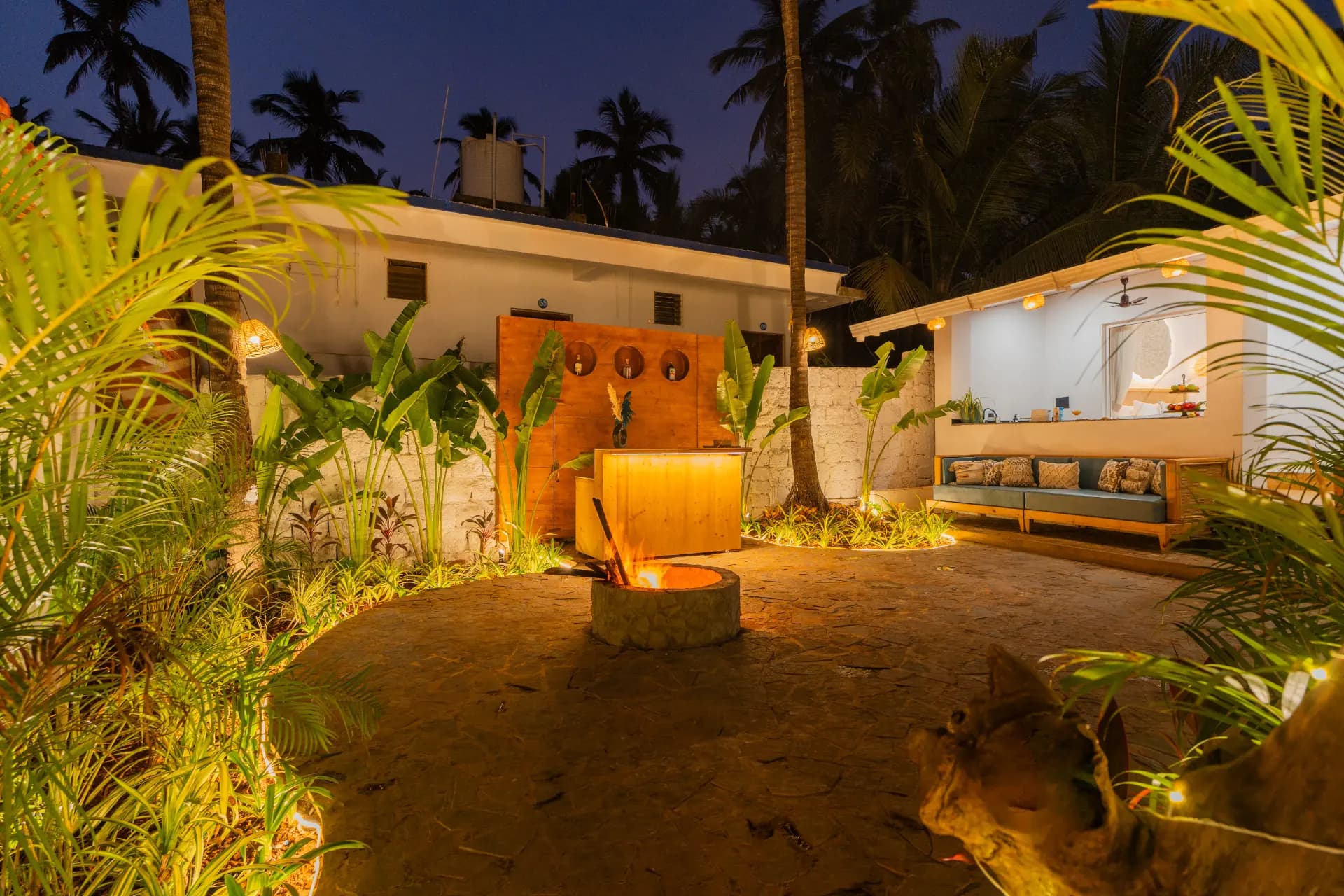 House of Neptune | 1-BHK Boutique Hut | Open Kitchen | Sit-out area | 10 Meters from Ashwem Beach - Image 4