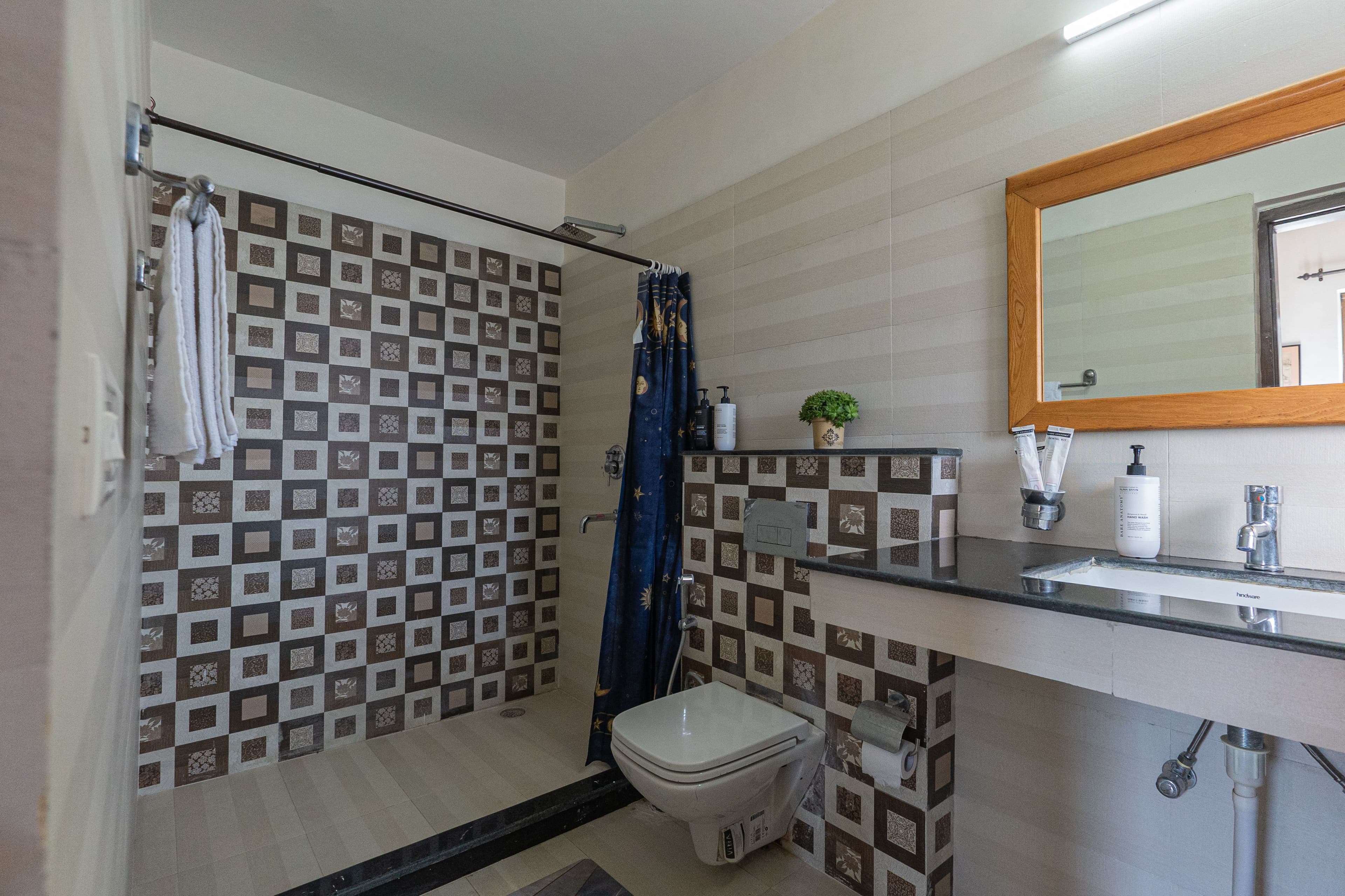 SnowPeak Villa | 3-BHK Pet-friendly Hideaway with Sit-Outs & Glass Patio, Garden &Hill Views - Image 17