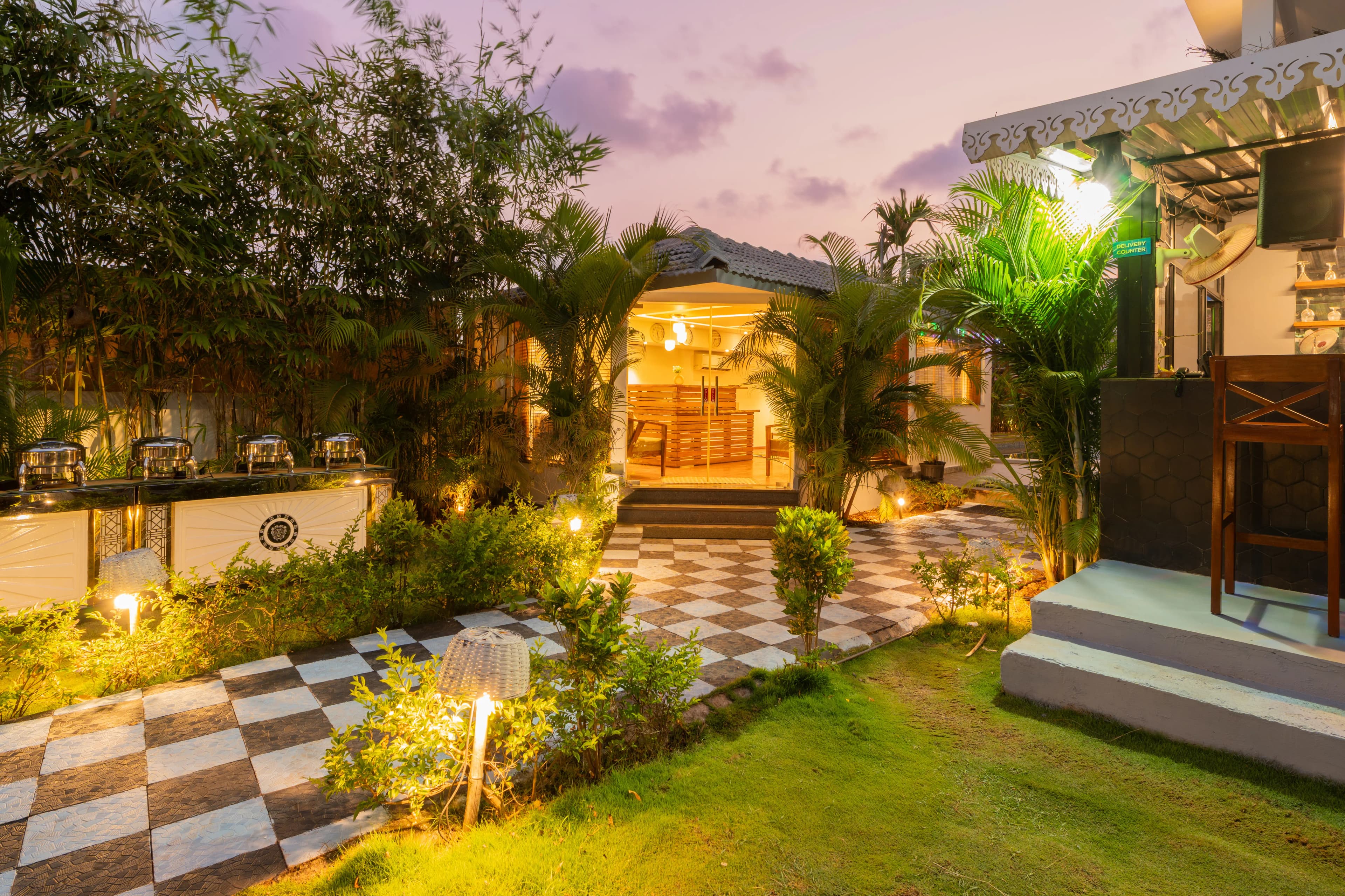 Gracias Bleu | 1-Room Retreat With Sea Views, Common Pool, & Restro Close to Ashwem Beach - Image 3