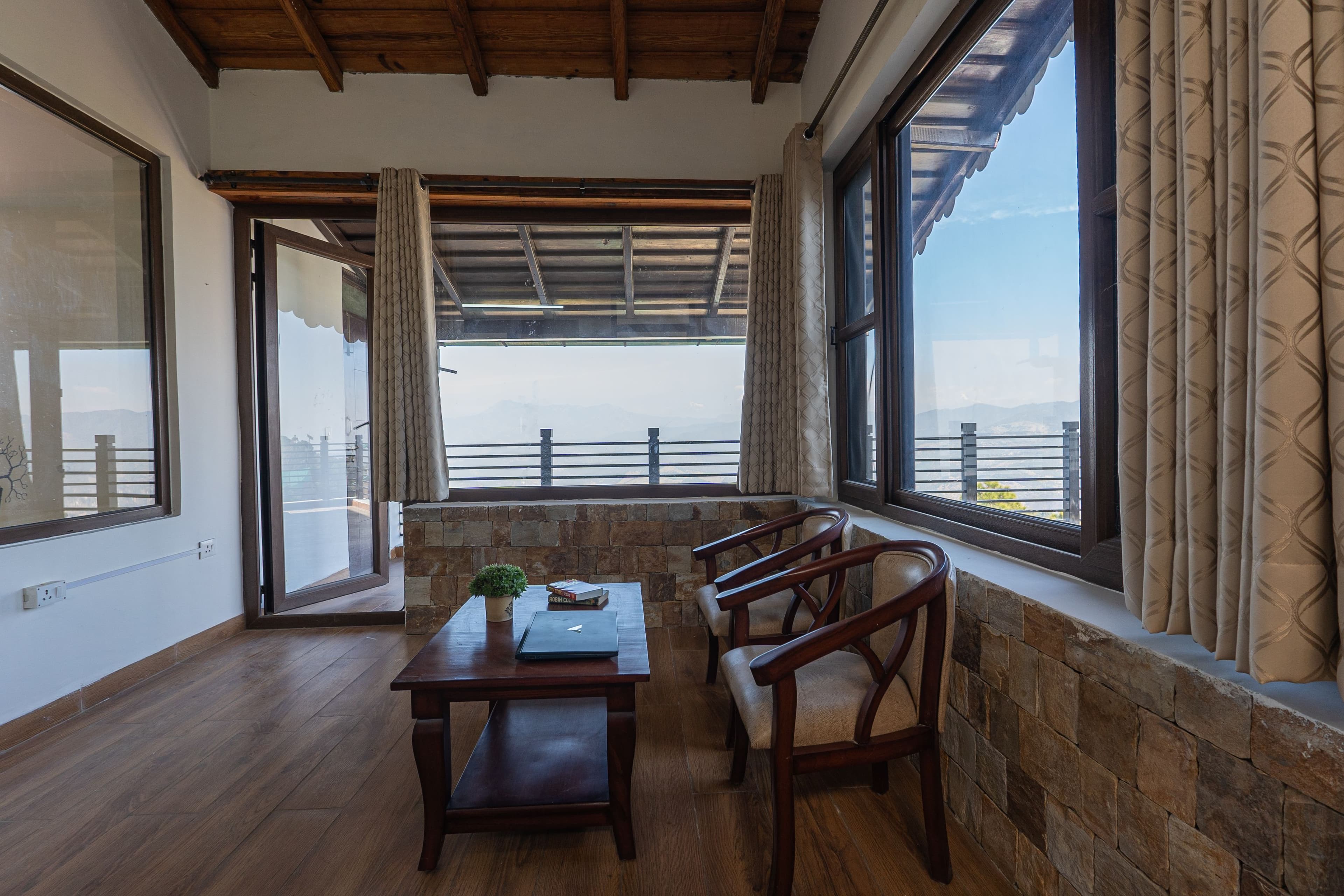 SnowPeak Villa | 3-BHK Pet-friendly Hideaway with Sit-Outs & Glass Patio, Garden &Hill Views - Image 8