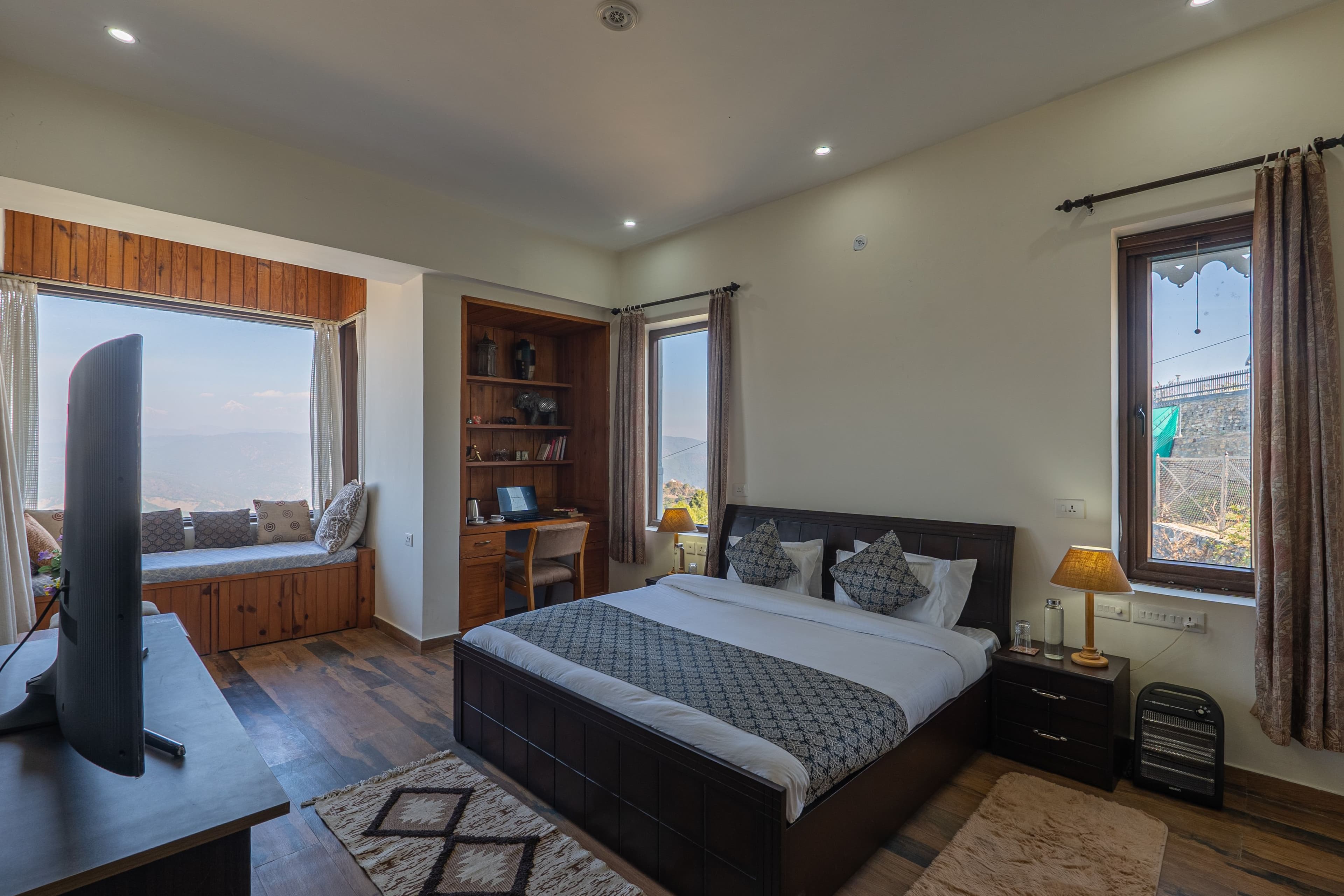 SnowPeak Villa | 3-BHK Pet-friendly Hideaway with Sit-Outs & Glass Patio, Garden &Hill Views - Image 13