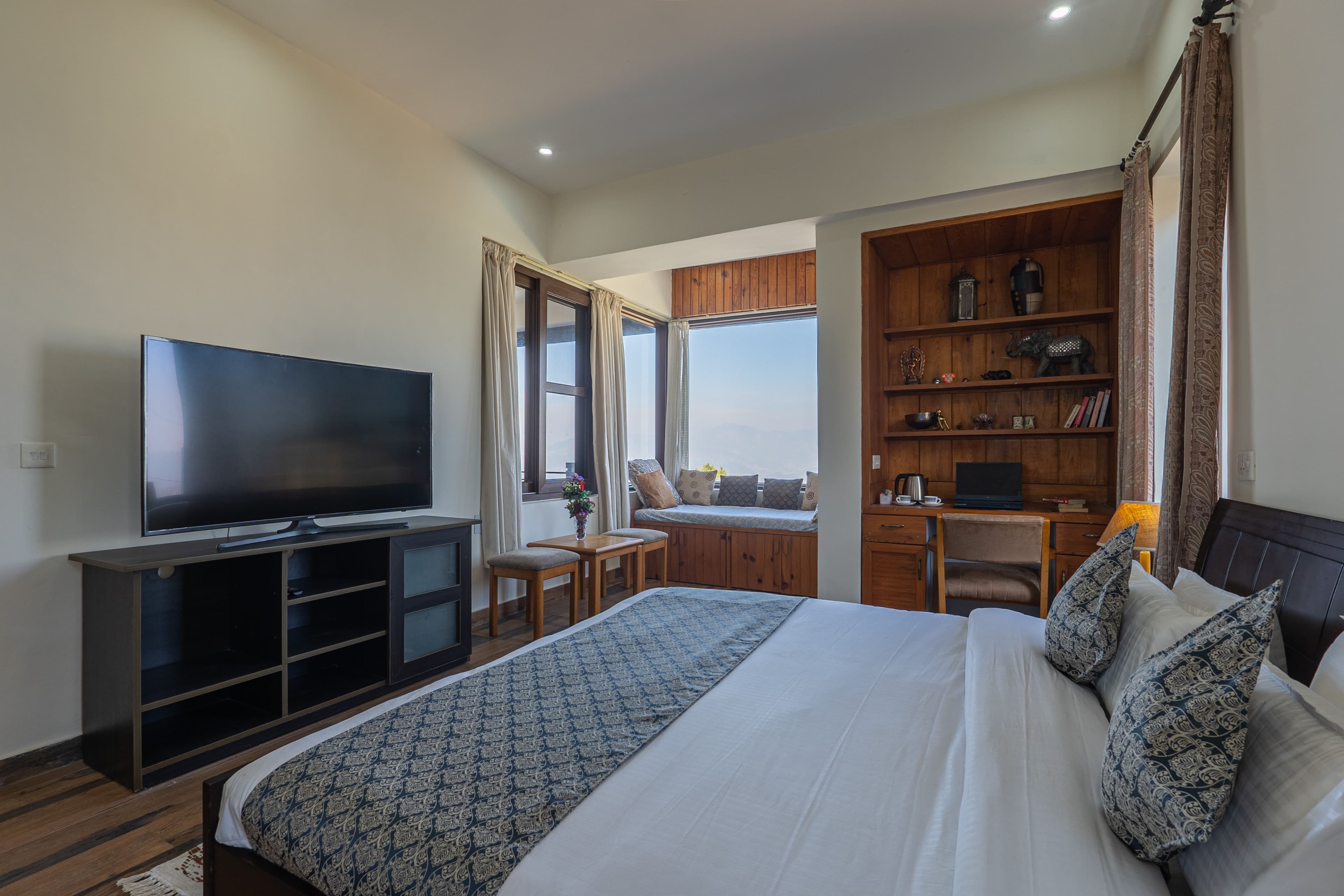 SnowPeak Villa | 3-BHK Pet-friendly Hideaway with Sit-Outs & Glass Patio, Garden &Hill Views - Image 34