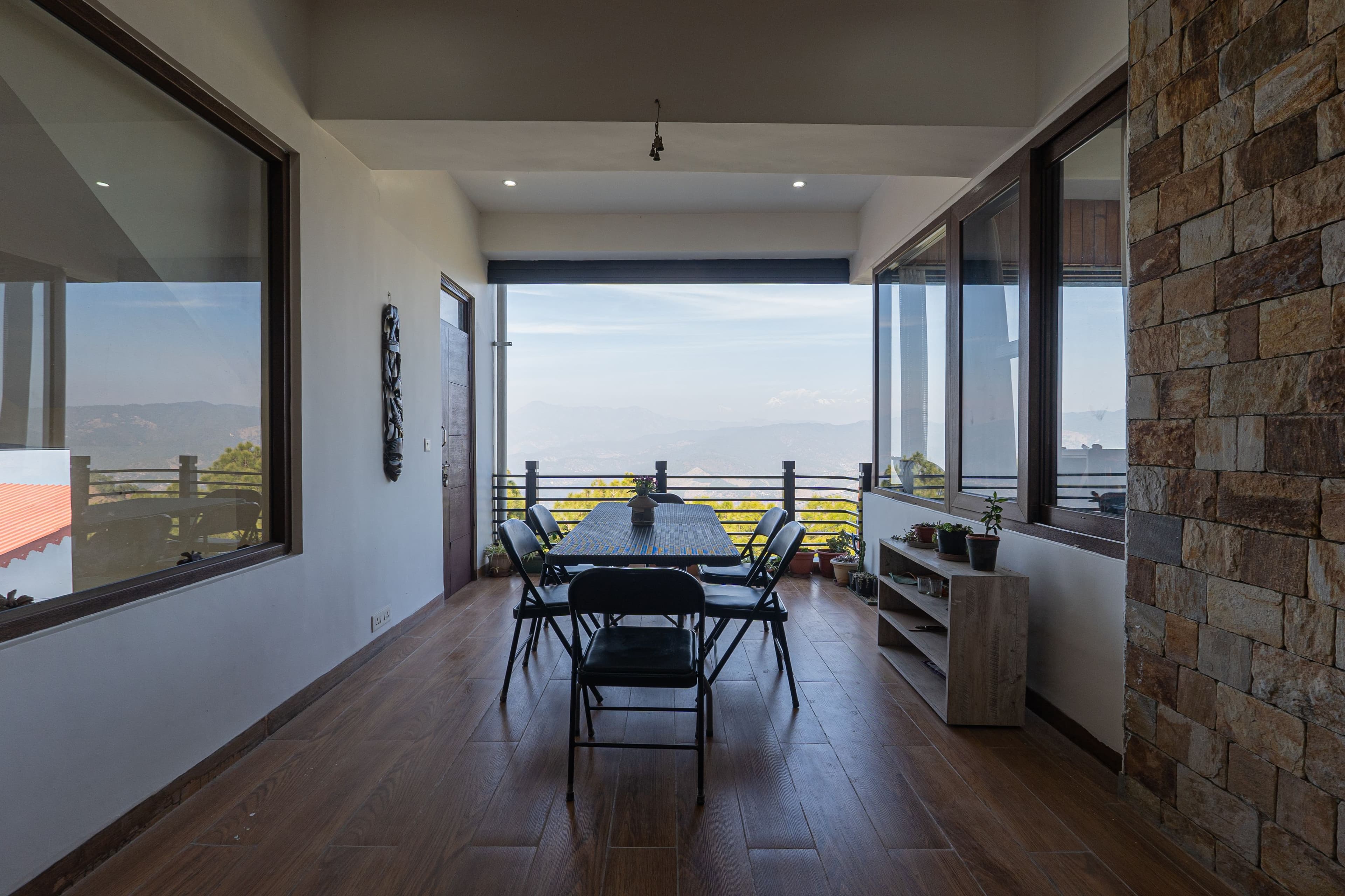 SnowPeak Villa | 3-BHK Pet-friendly Hideaway with Sit-Outs & Glass Patio, Garden &Hill Views - Image 10