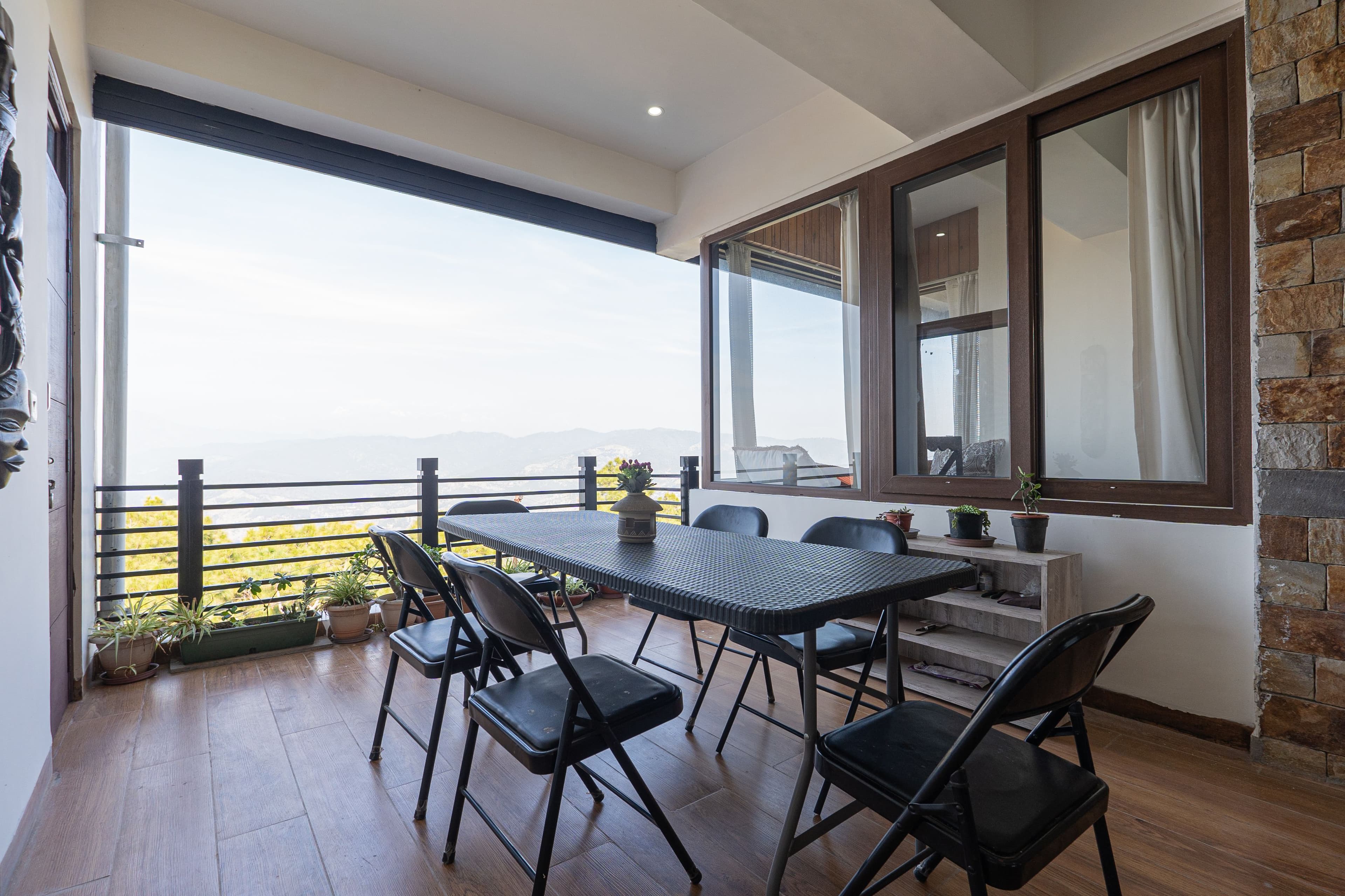 SnowPeak Villa | 3-BHK Pet-friendly Hideaway with Sit-Outs & Glass Patio, Garden &Hill Views - Image 7