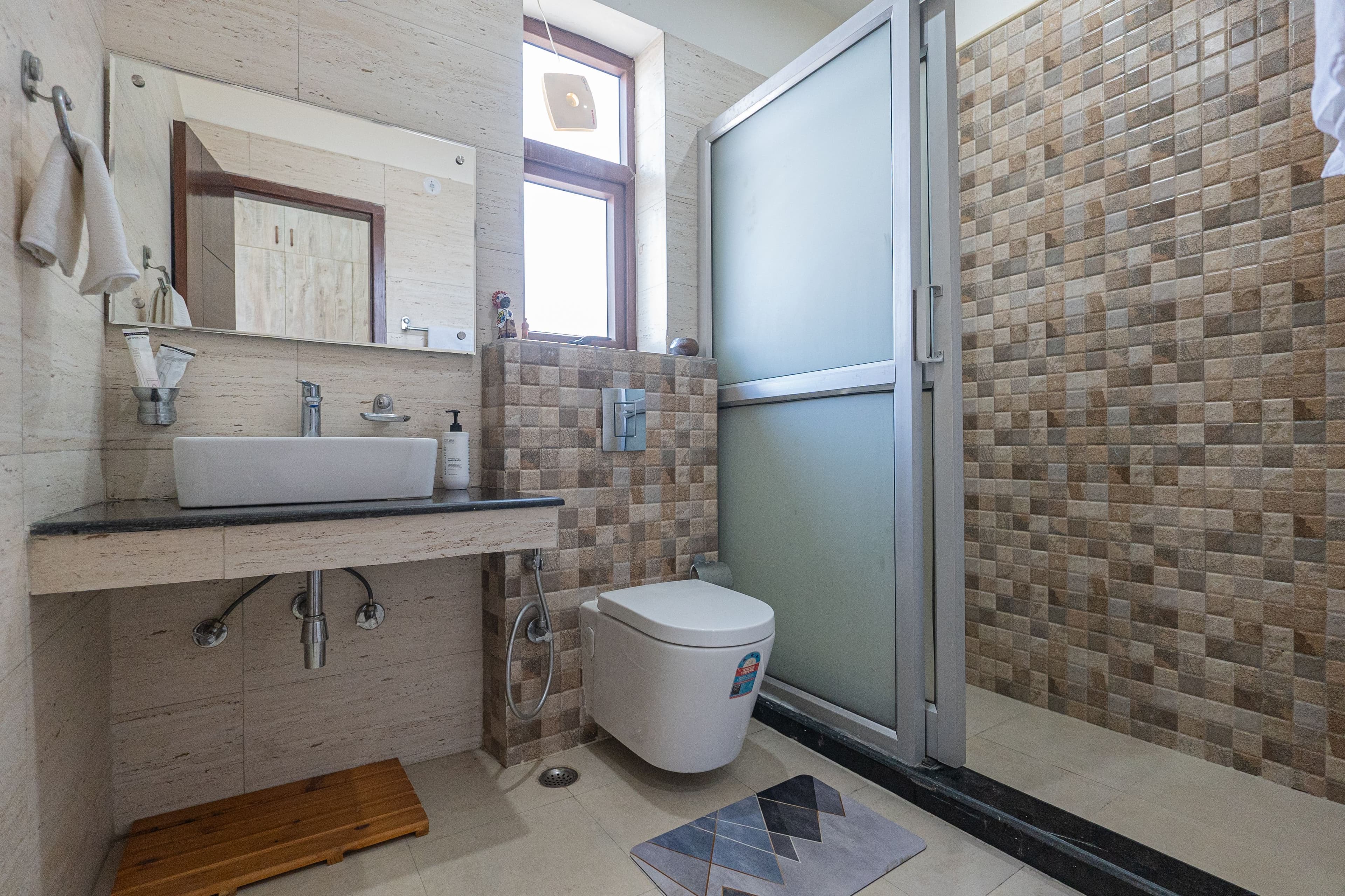 SnowPeak Villa | 3-BHK Pet-friendly Hideaway with Sit-Outs & Glass Patio, Garden &Hill Views - Image 14