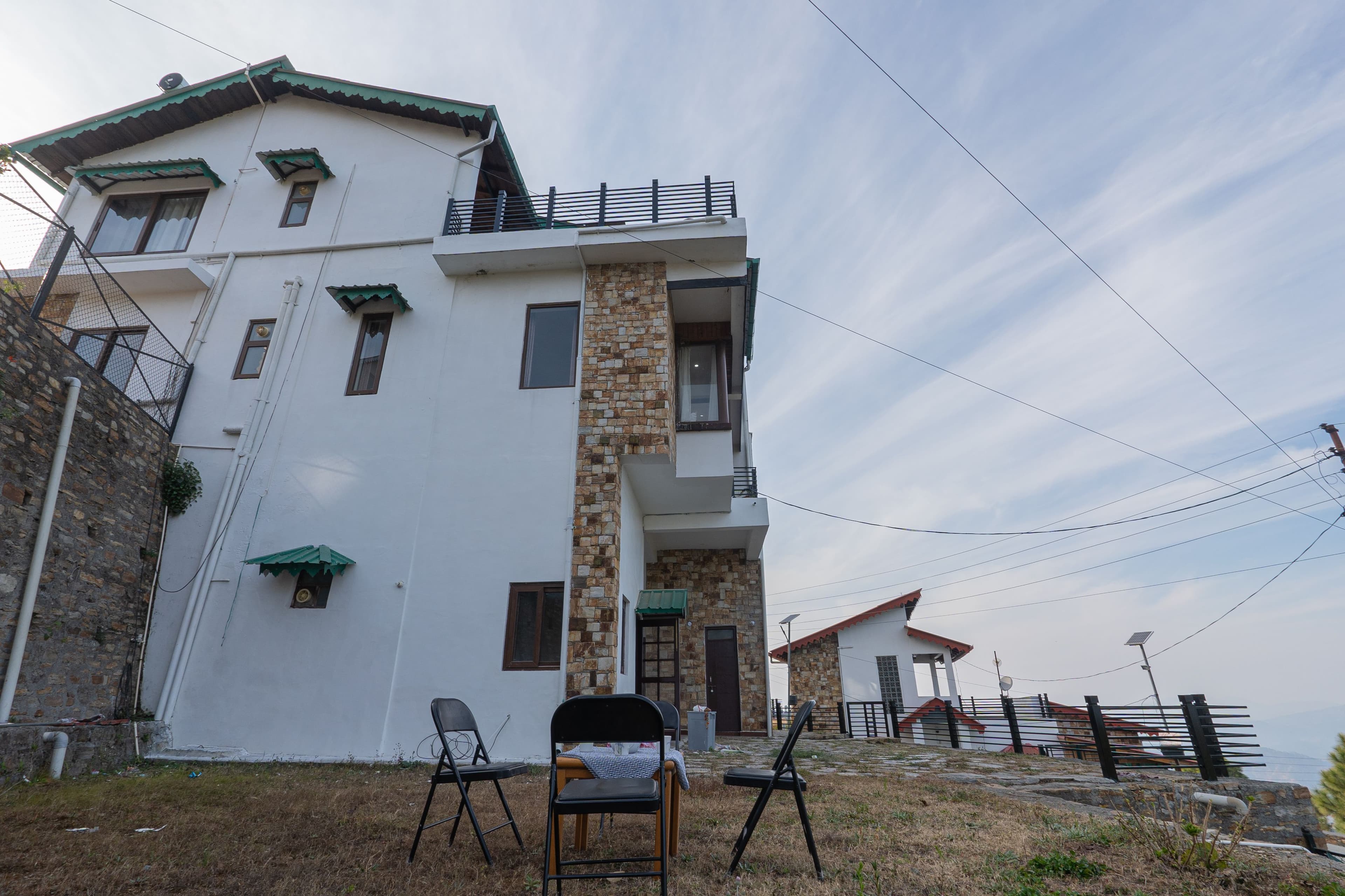 SnowPeak Villa | 3-BHK Pet-friendly Hideaway with Sit-Outs & Glass Patio, Garden &Hill Views - Image 43