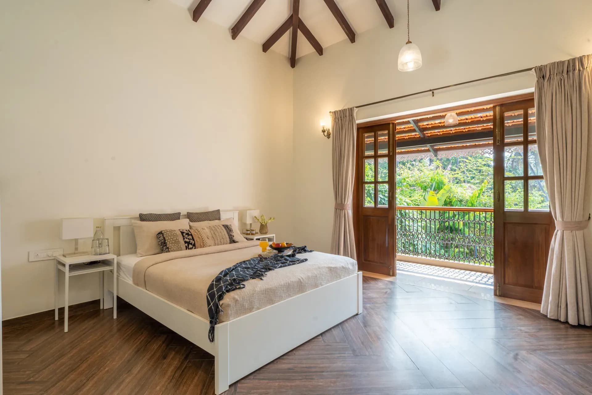 Lumin | 4-BHK | Pvt Pool | Garden | Bar - Image 23