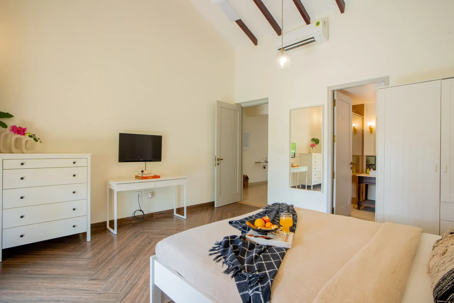 Lumin | 4-BHK | Pvt Pool | Garden | Bar - Image 30