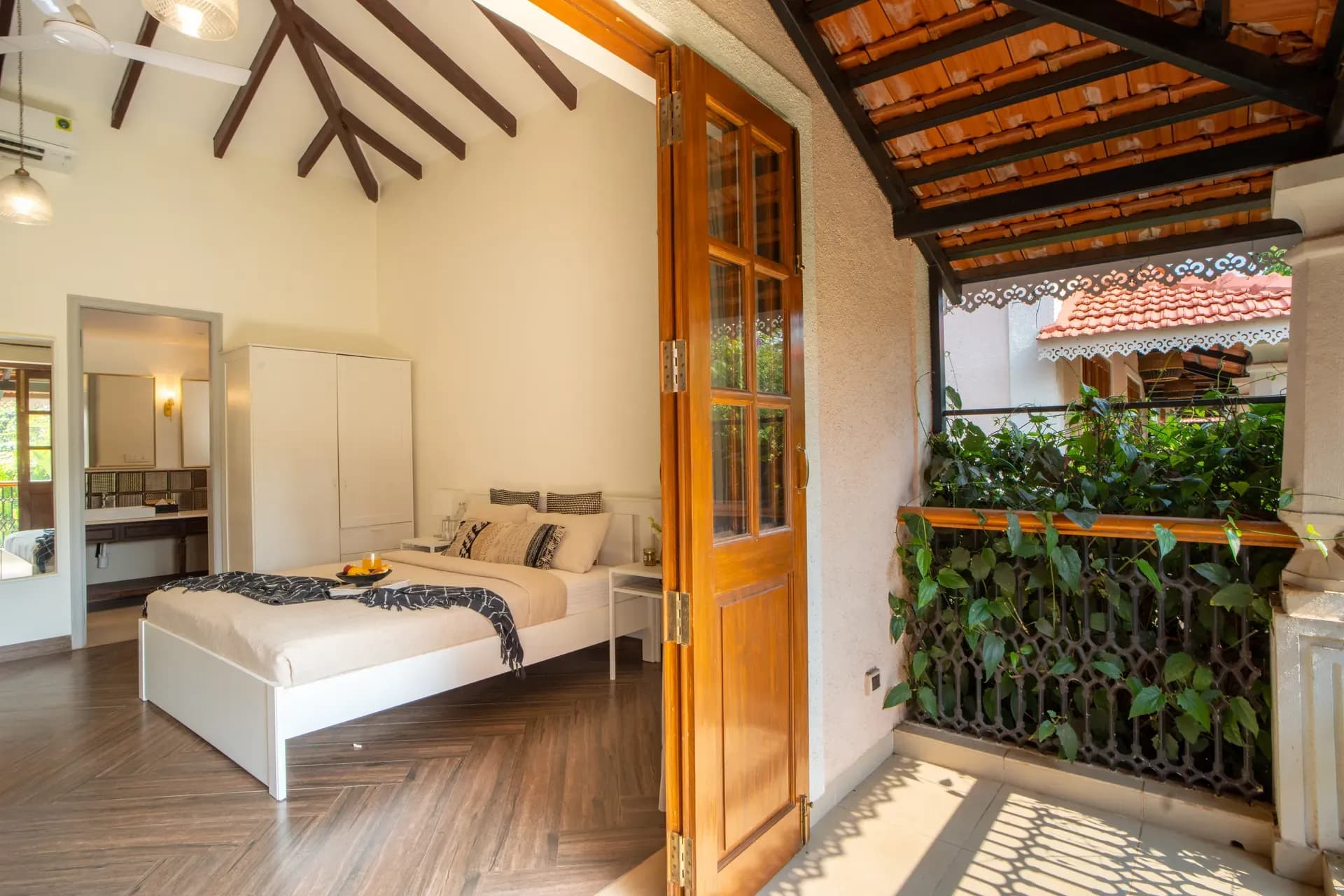 Lumin | 4-BHK | Pvt Pool | Garden | Bar - Image 24