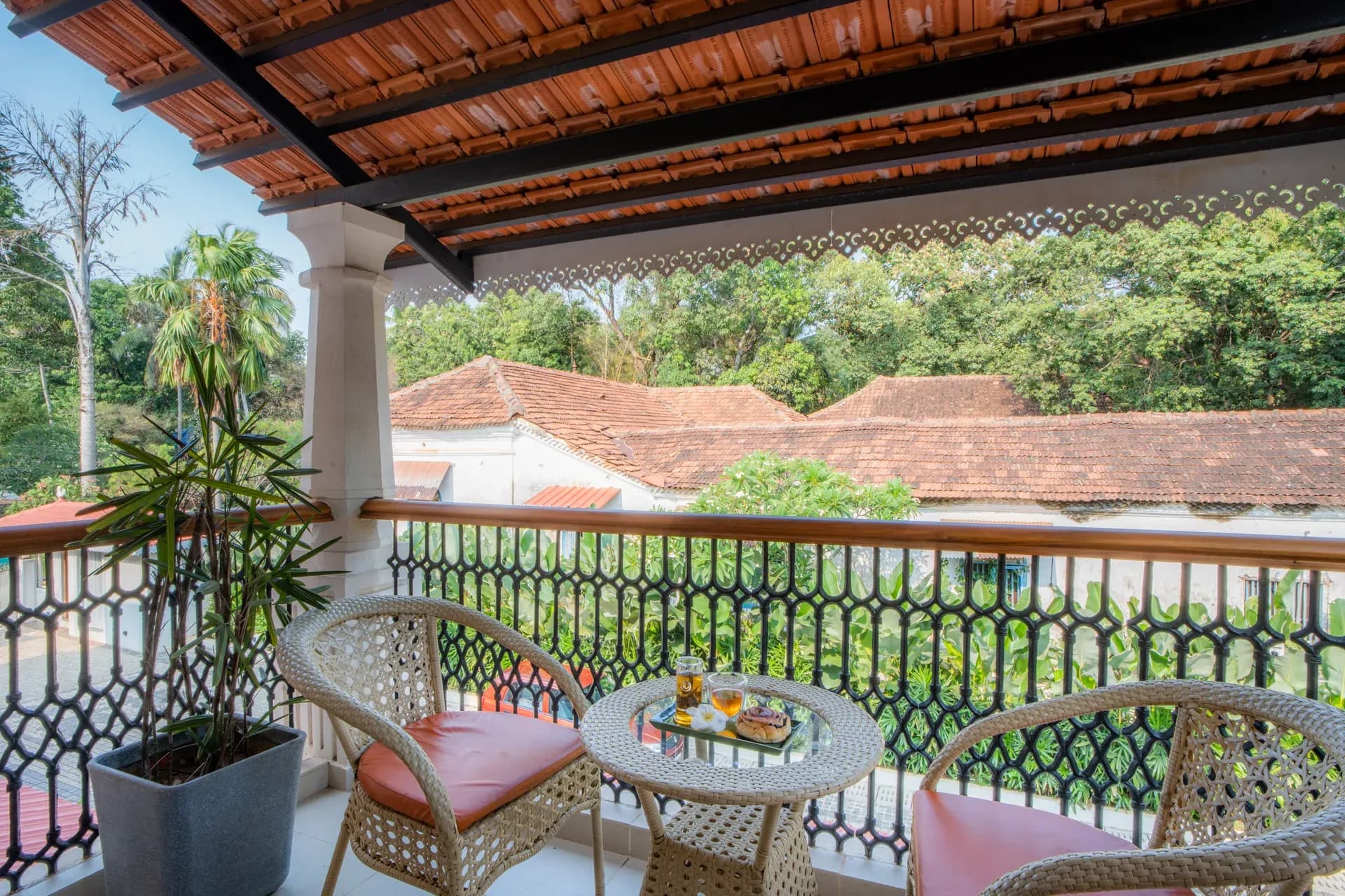 Lumin | 4-BHK | Pvt Pool | Garden | Bar - Image 22