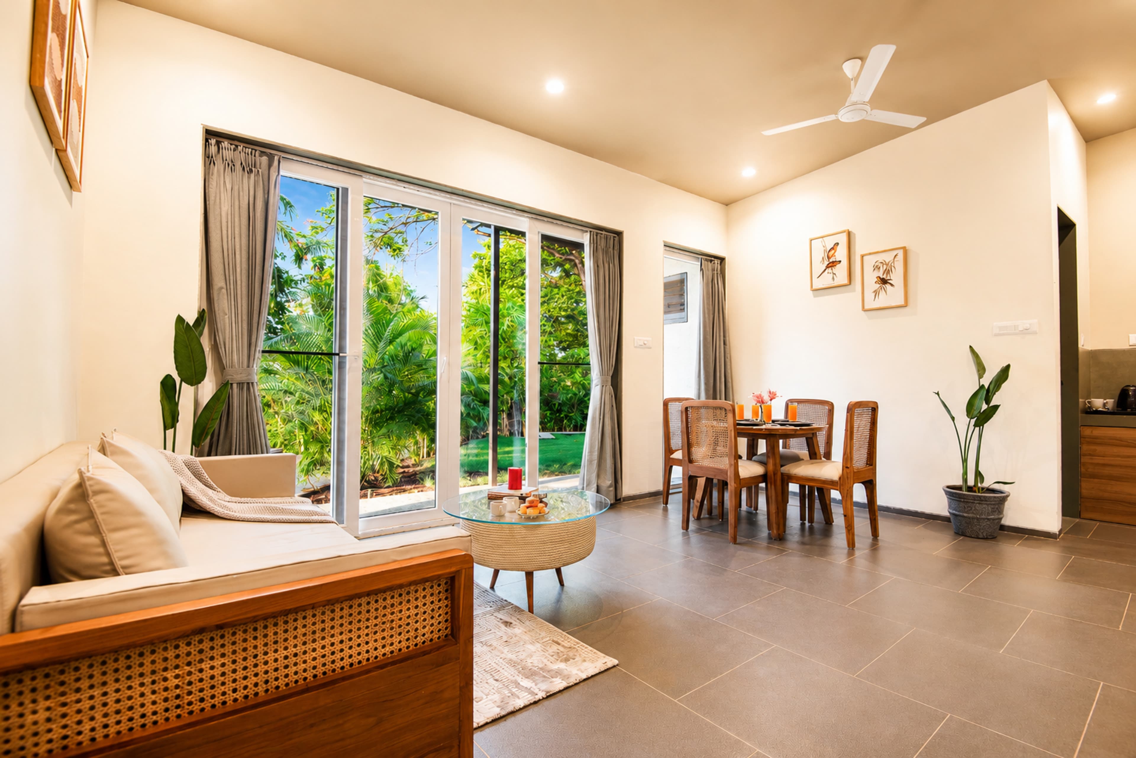 The Crescent Palm Grove | Boutique Suite in a Resort with Shared Game Room, Garden and Restaurant - Image 20
