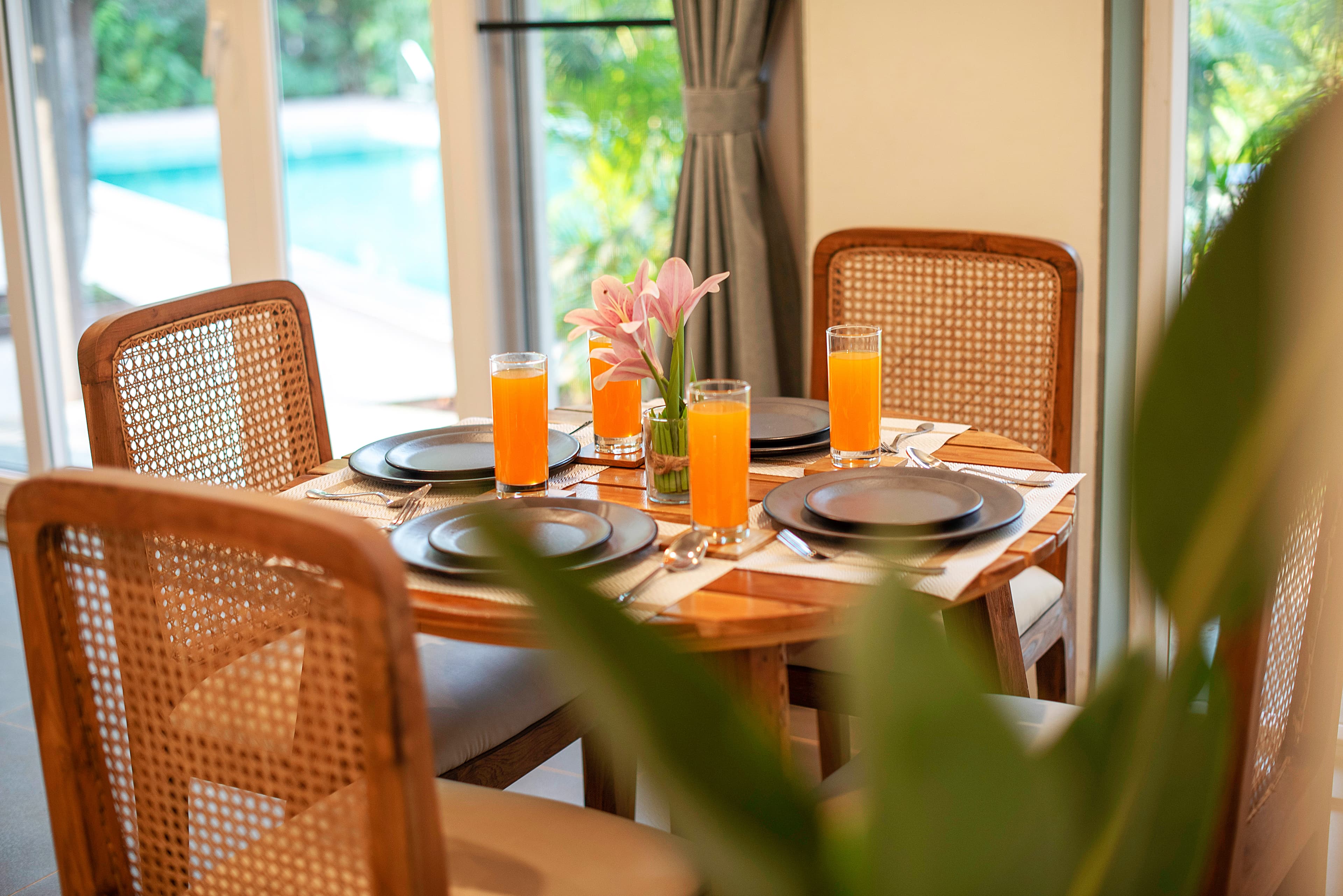 The Crescent Palm Grove | Boutique Suite in a Resort with Shared Game Room, Garden and Restaurant - Image 9