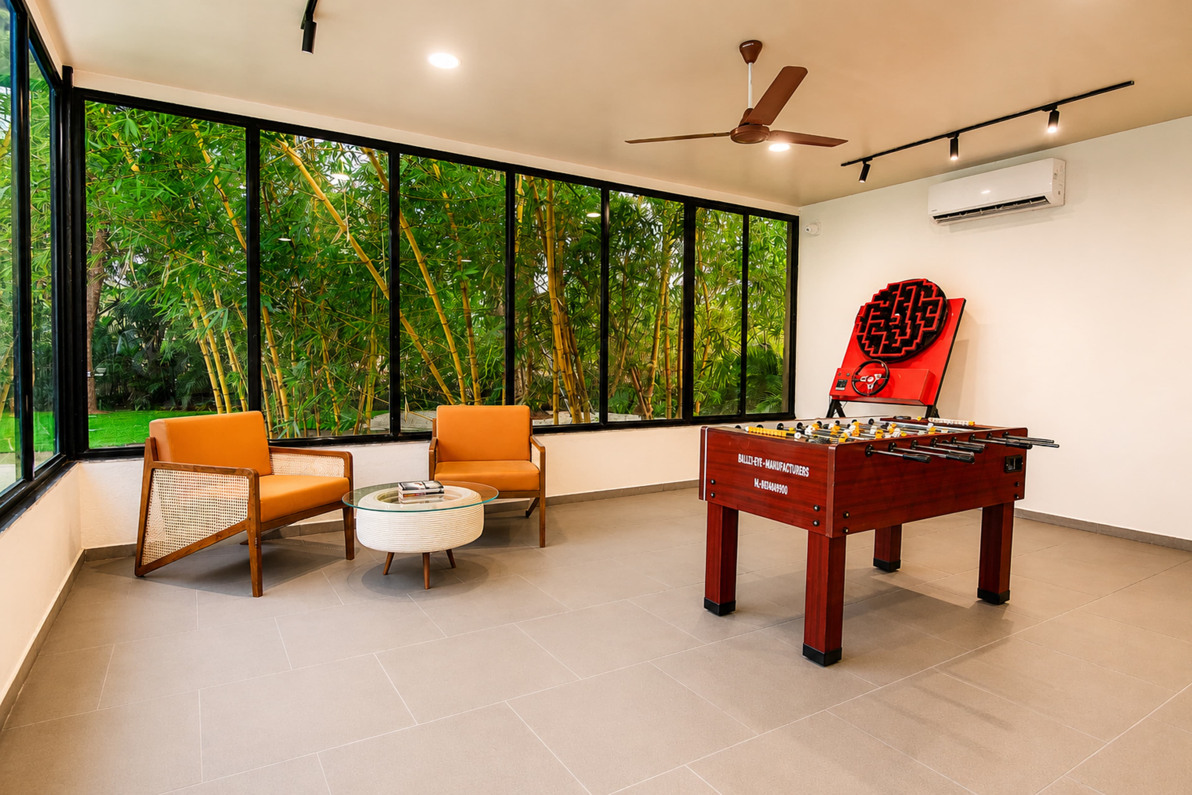 The Crescent Palm Lagoon | Cottage With Bathtub, Shared Game Room, Garden and Restaurant - Image 17
