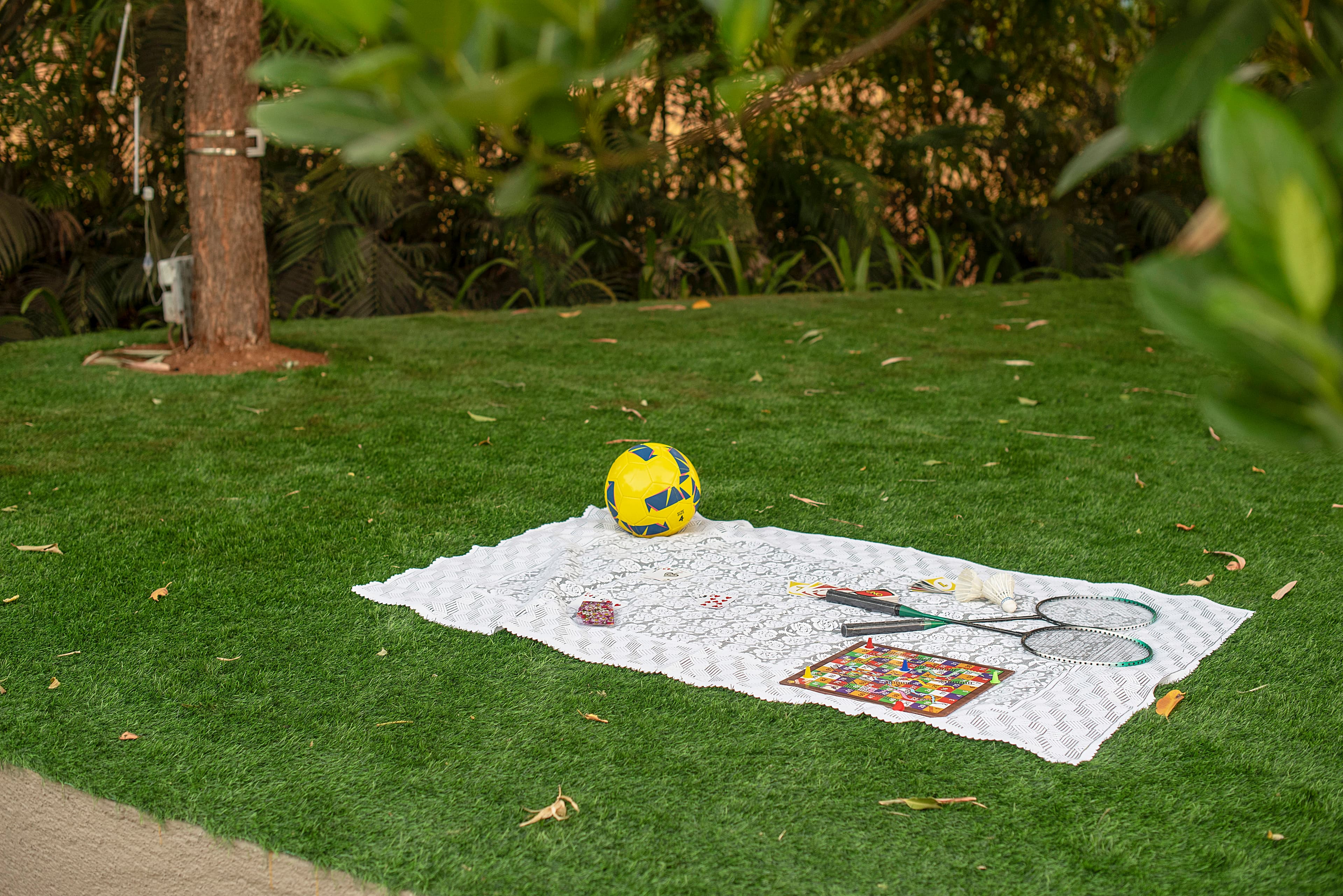 The Crescent Palm Grove | Boutique Suite in a Resort with Shared Game Room, Garden and Restaurant - Image 26