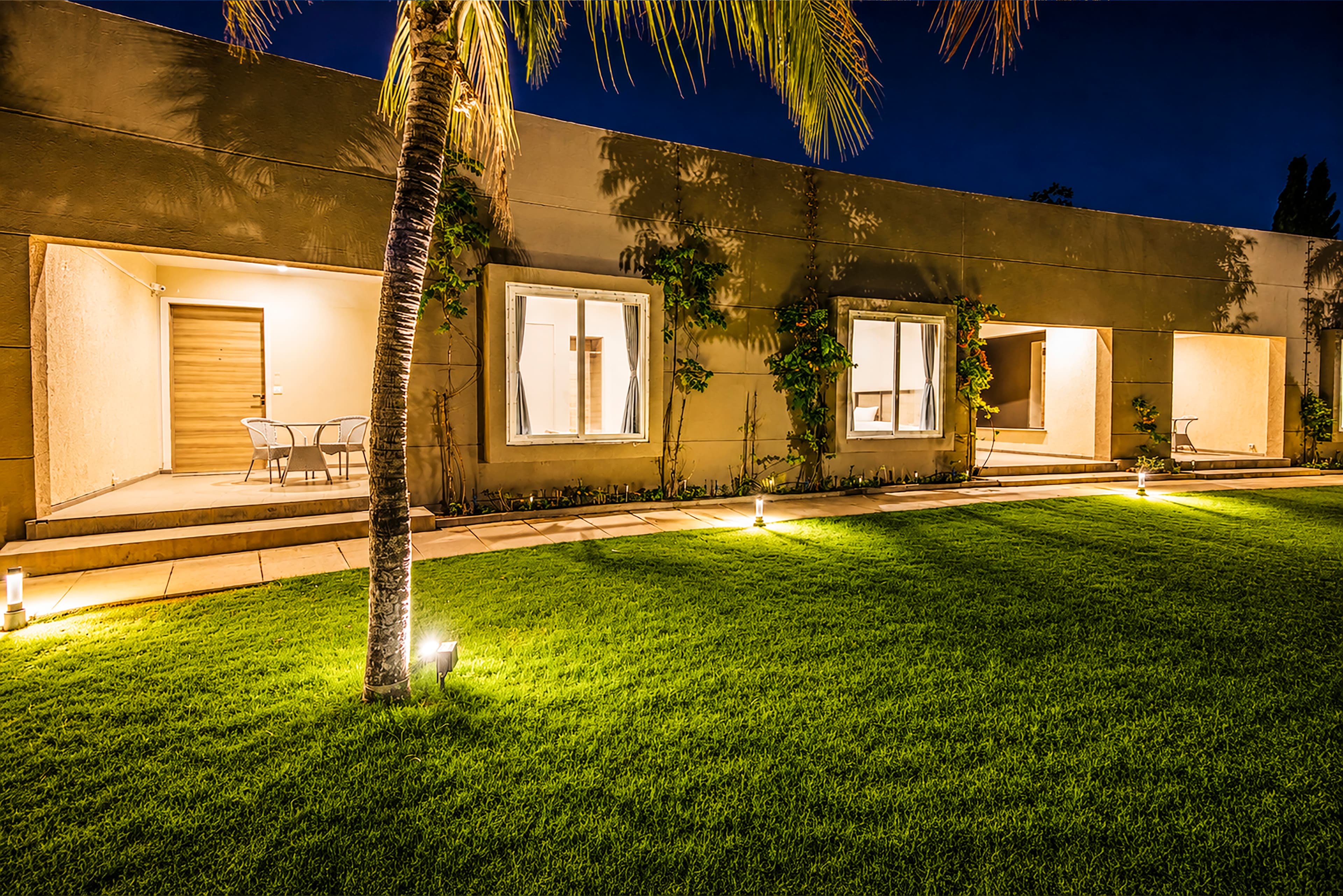 The Crescent Palm Lagoon | Cottage With Bathtub, Shared Game Room, Garden and Restaurant - Image 19