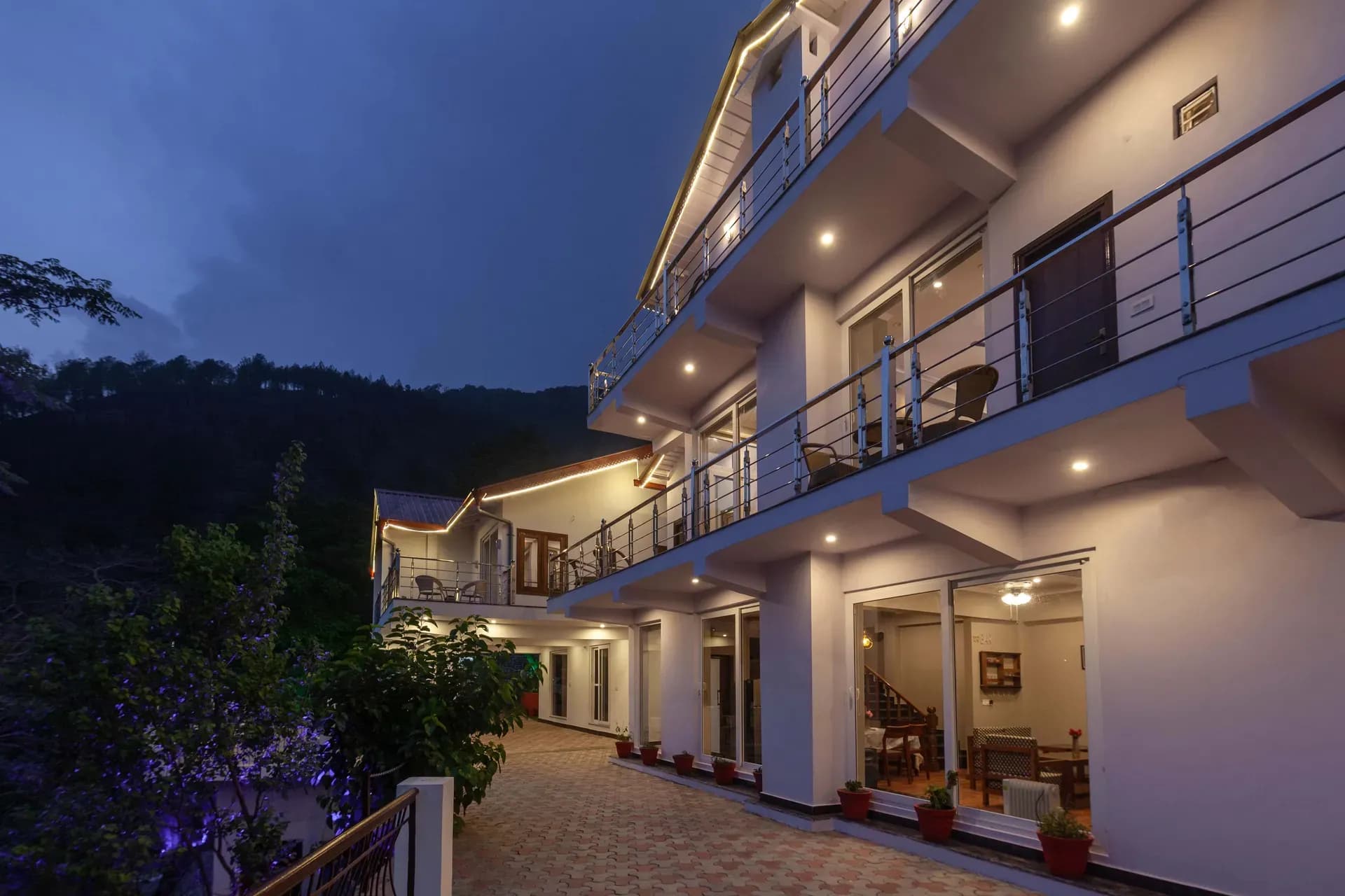 Amara Dusk | 4-BHK | Hill Views | Pet friendly | Proximity to Kainchi Dham  - Image 18