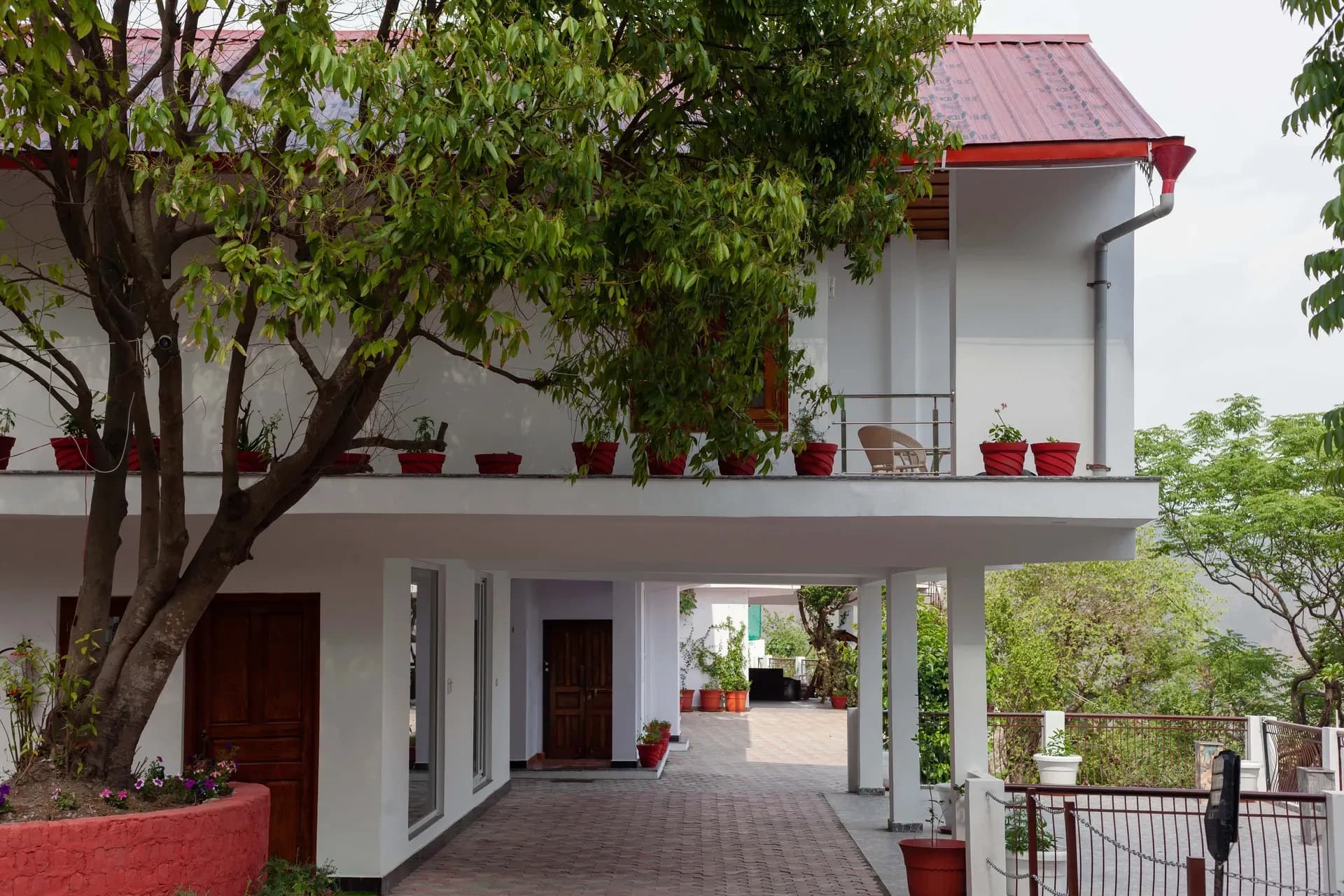 Amara Twilight | Pet-friendly 2-BHK Retreat Near Kainchi Dham With Scenic Views - Image 4