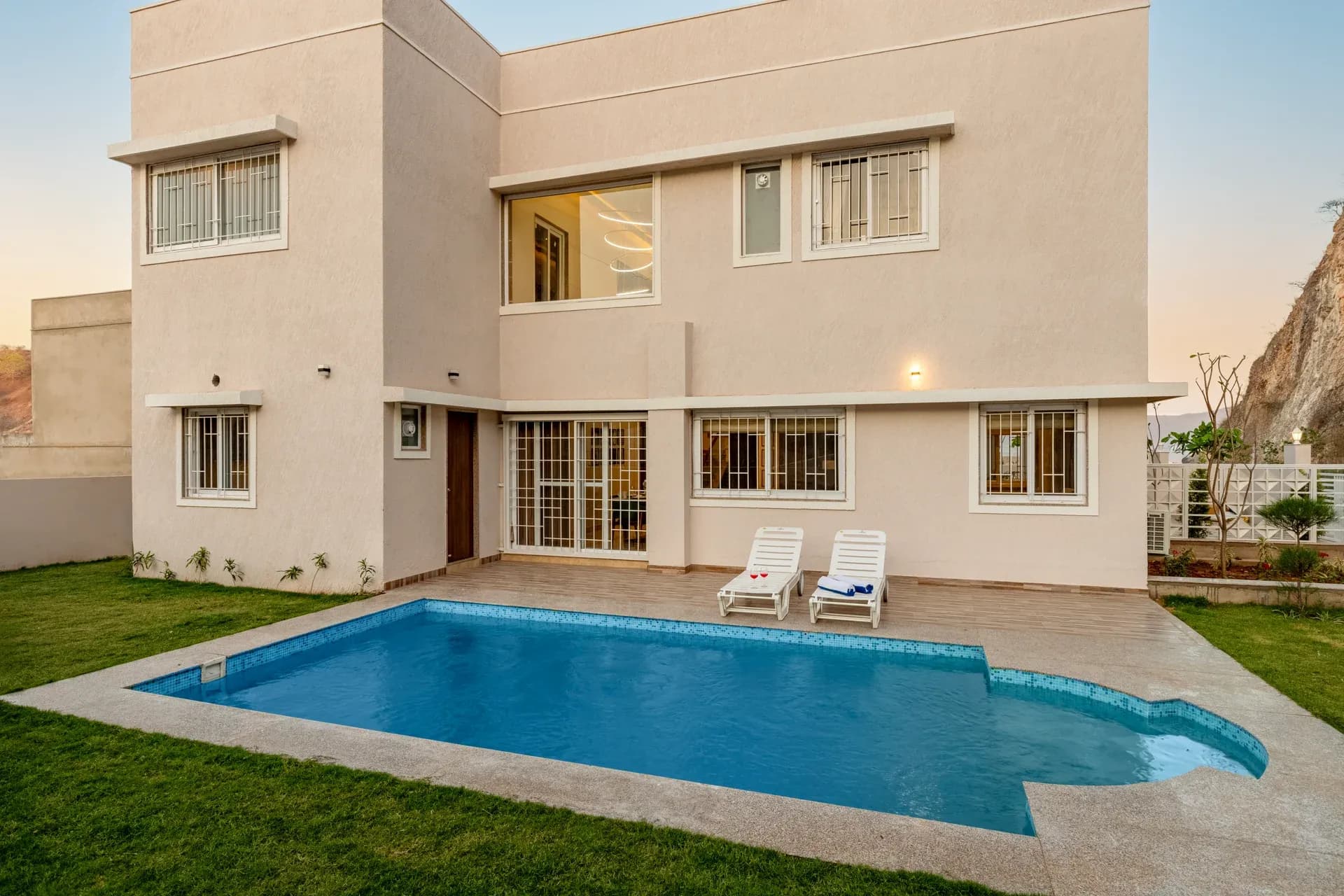 Shourya Eden | 3-BHK | Pvt Pool & Garden | Scenic Views - Image 7