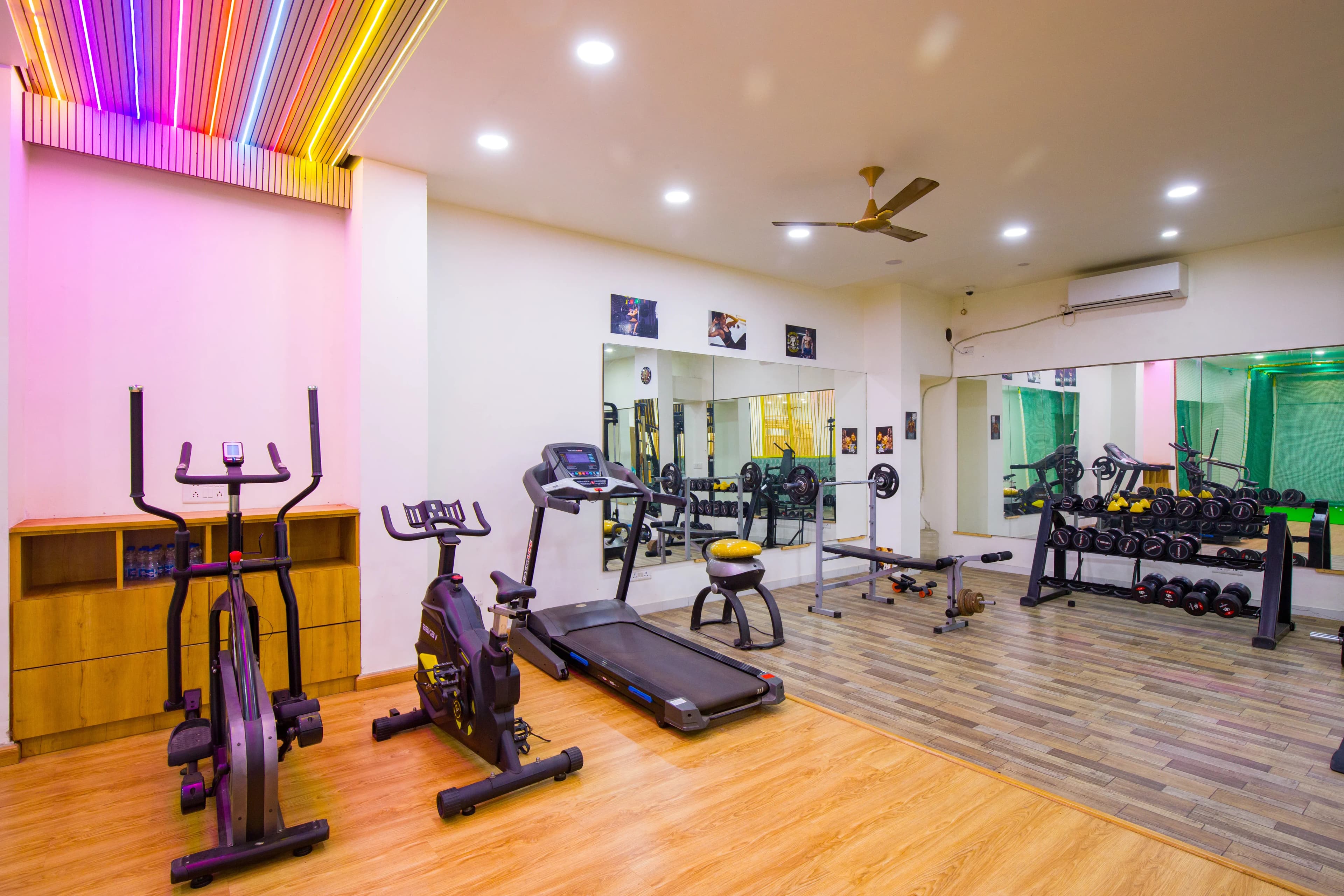 Miyabi Executive Suite | Elegant 1-BHK Suite With Common Pool, Gym & Restaurant - Image 25