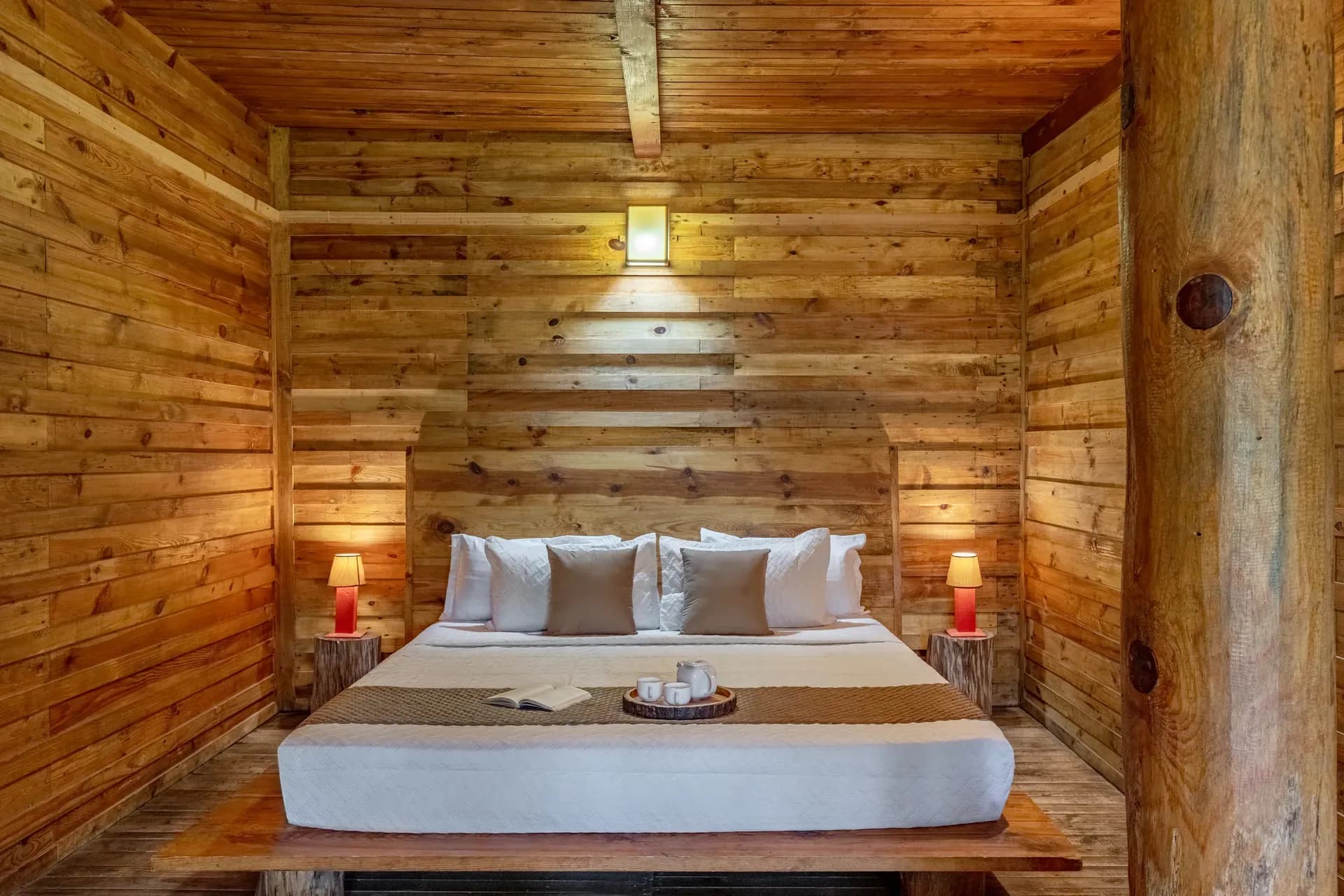 Suro Woodcrest Chalet | Pet-friendly Stay With Loft, Restaurant & Outdoor Seating - Image 17