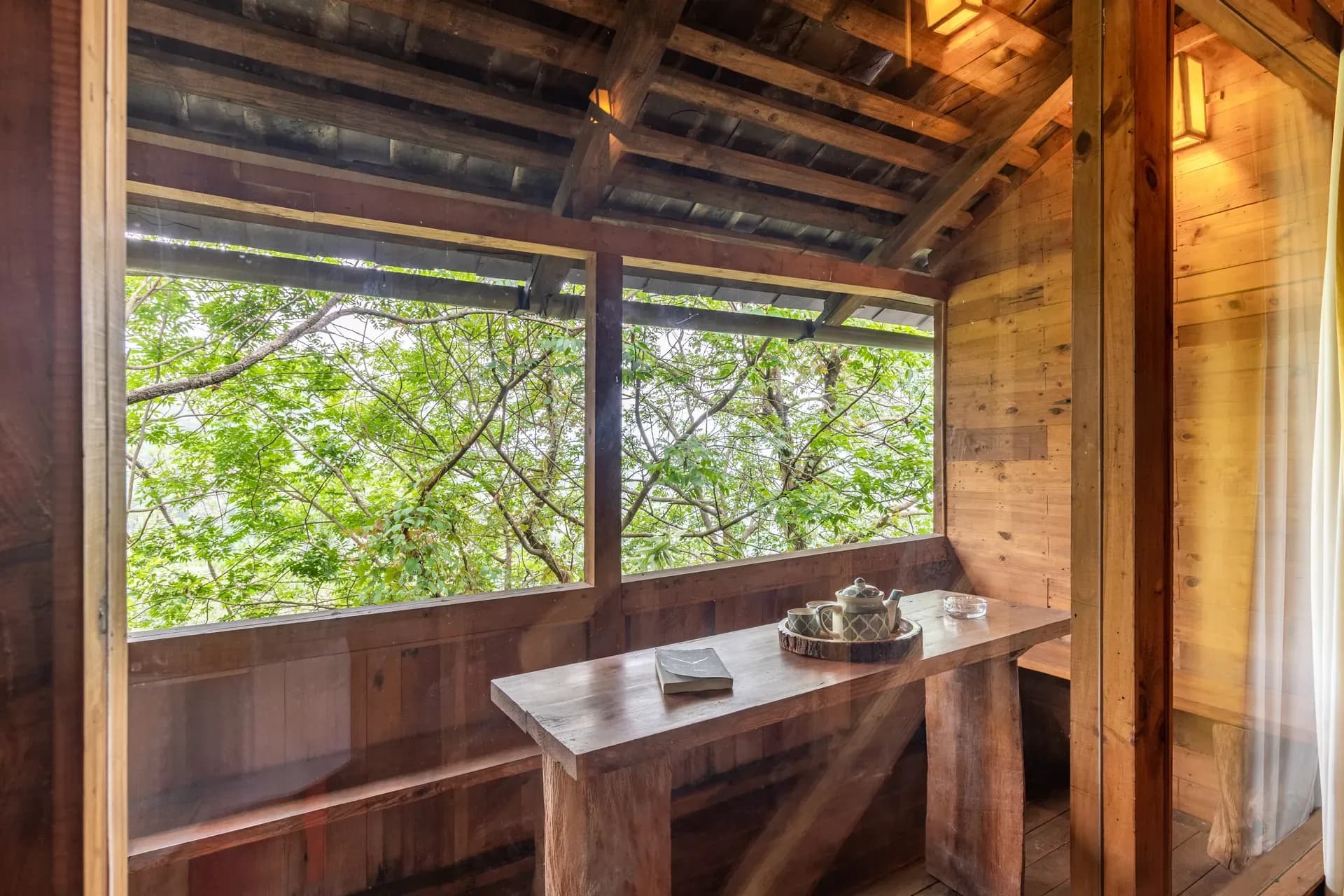 Suro Woodcrest Chalet | Pet-friendly Stay With Loft, Restaurant & Outdoor Seating - Image 16