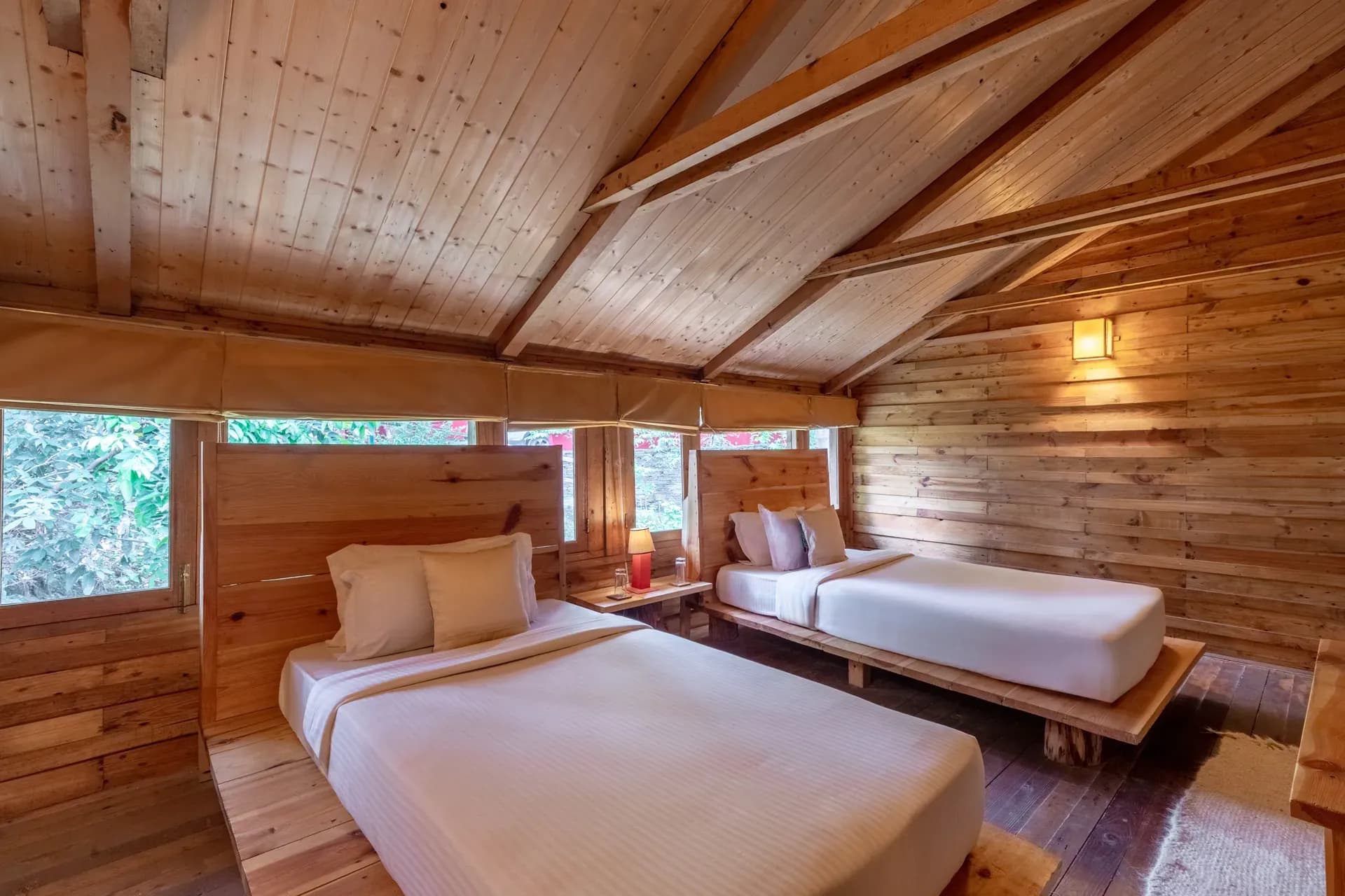 Suro Woodcrest Chalet | Pet-friendly Stay With Loft, Restaurant & Outdoor Seating - Image 22