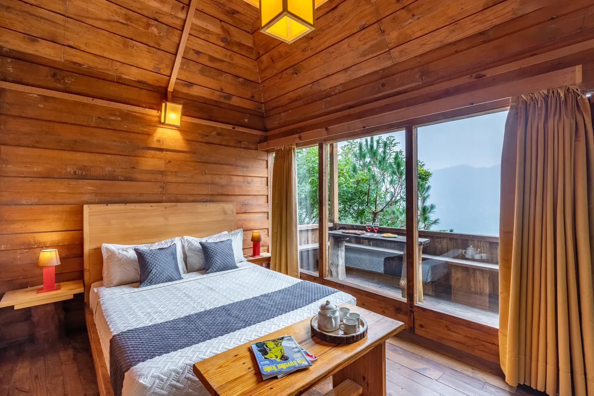 Suro Woodbine Chalet | Pet-friendly Suite With A Balcony, Restaurant & Outdoor Seating - Image 25