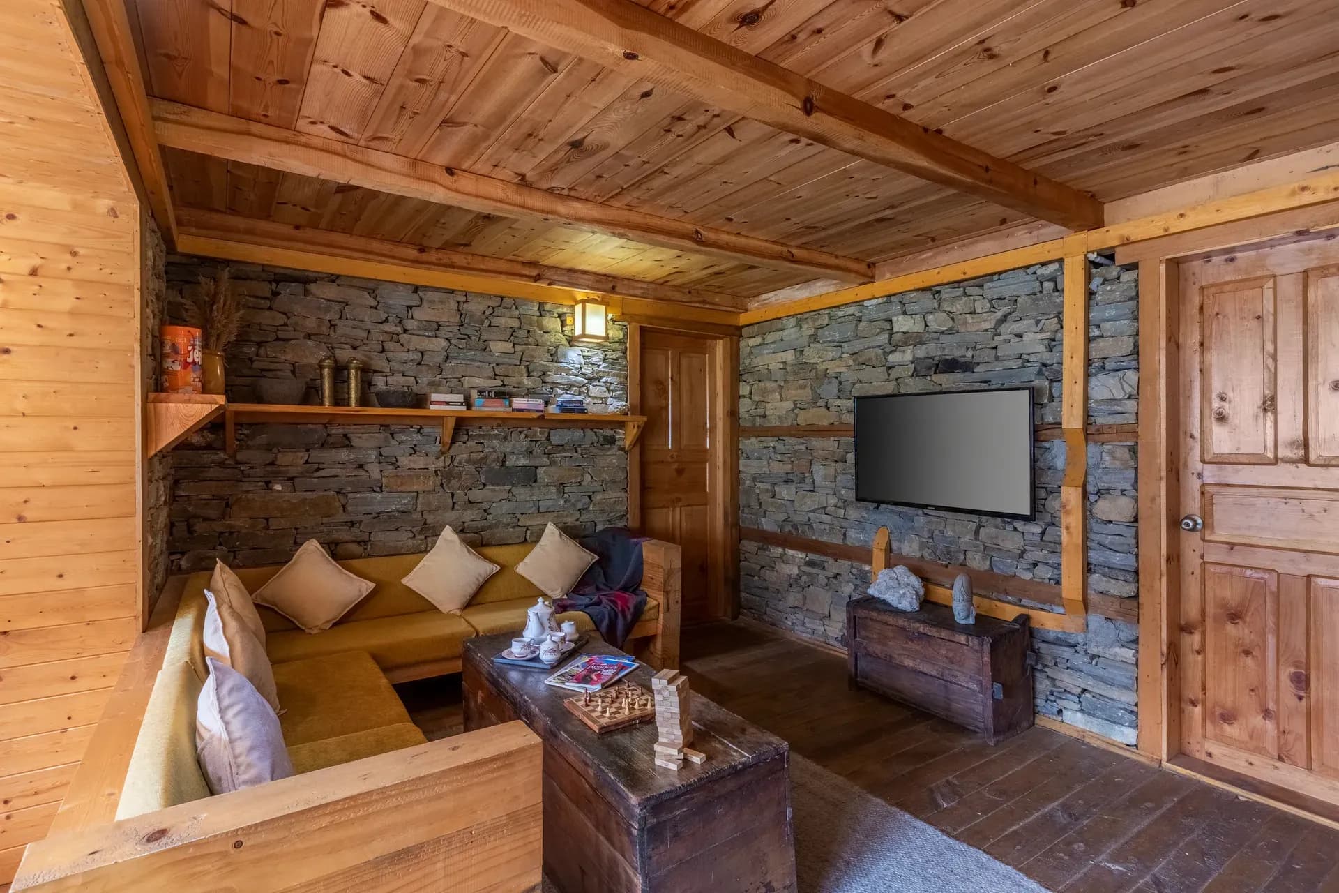 Everly | Pet-friendly Traditional 1-Bedroom Retreat With Attic, Sauna & Garden - Image 12