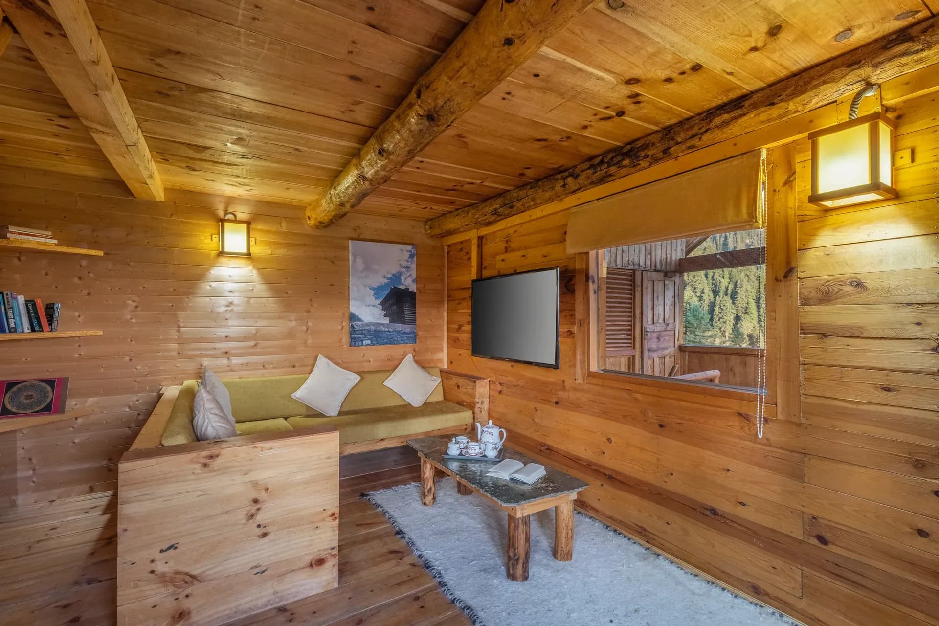 Everly | Pet-friendly Traditional 1-Bedroom Retreat With Attic, Sauna & Garden - Image 1