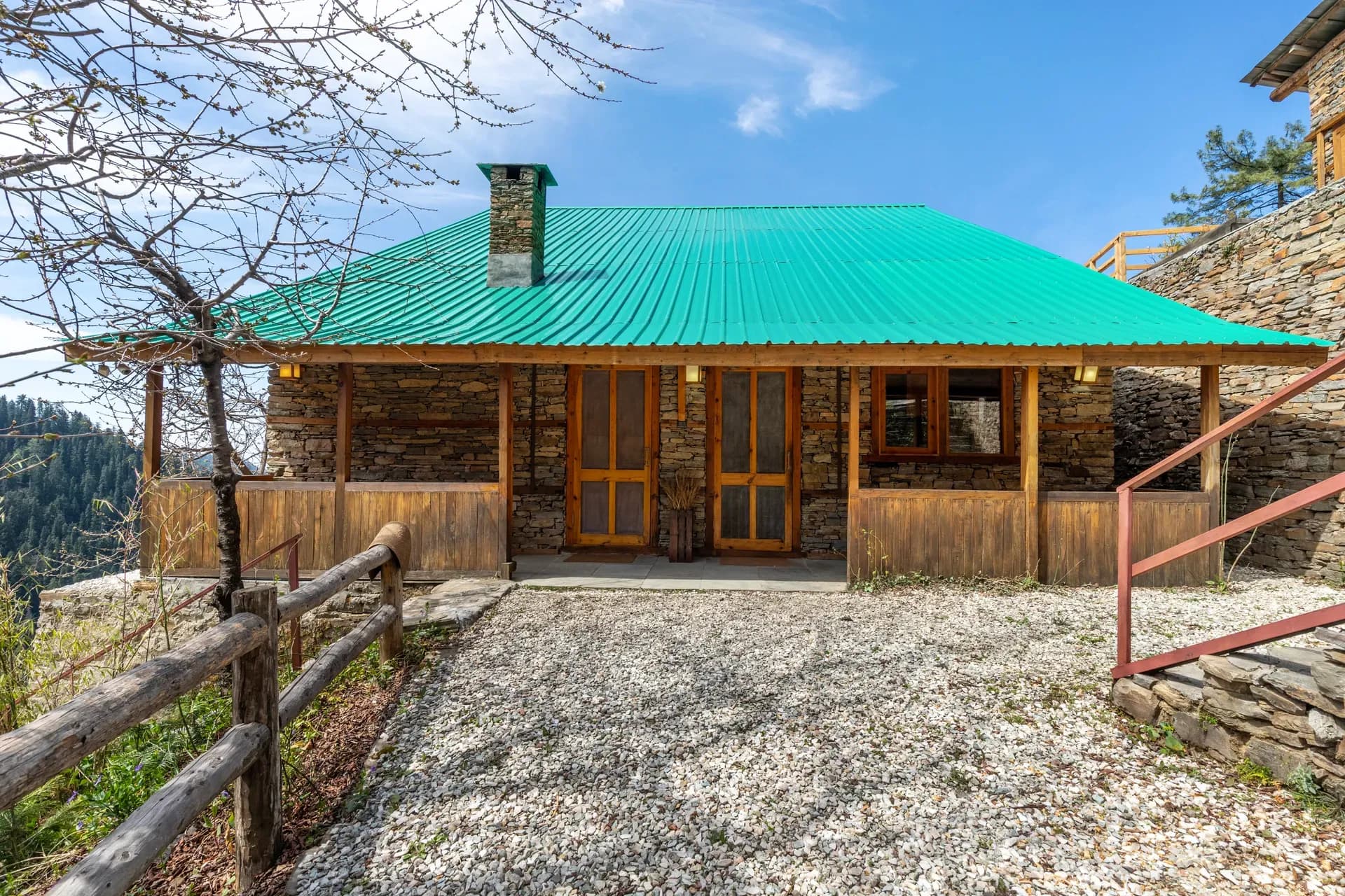Everly | Pet-friendly Traditional 1-Bedroom Retreat With Attic, Sauna & Garden - Image 3