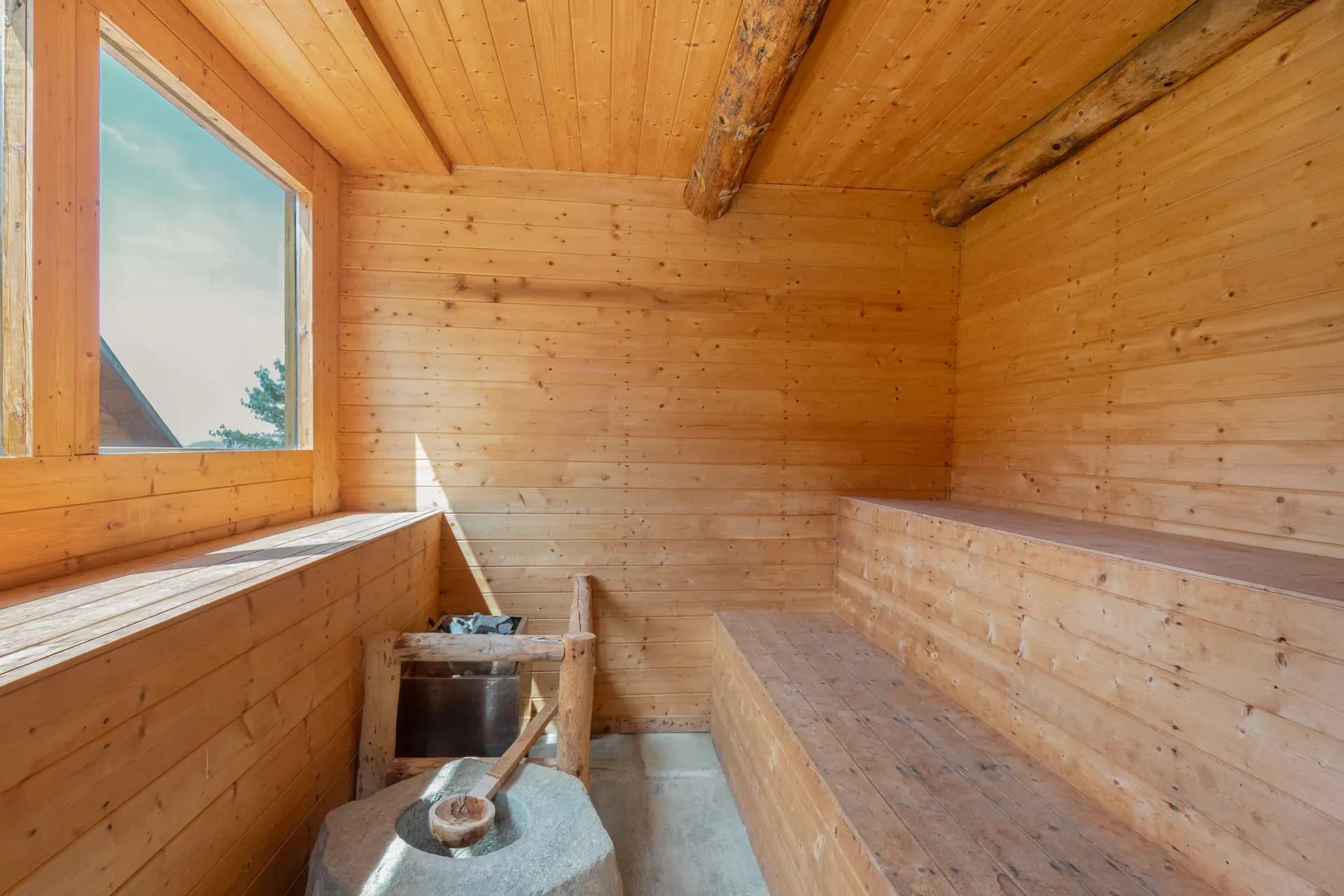 Everly | Pet-friendly Traditional 1-Bedroom Retreat With Attic, Sauna & Garden - Image 6
