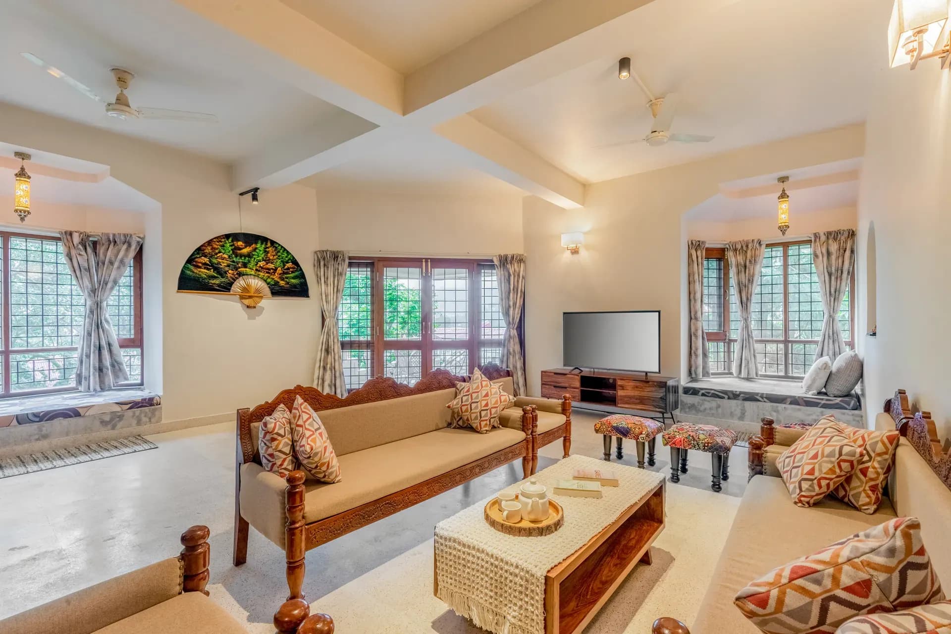 Irayna | 4-BHK | Garden & Lake View | Studio Room - Image 9