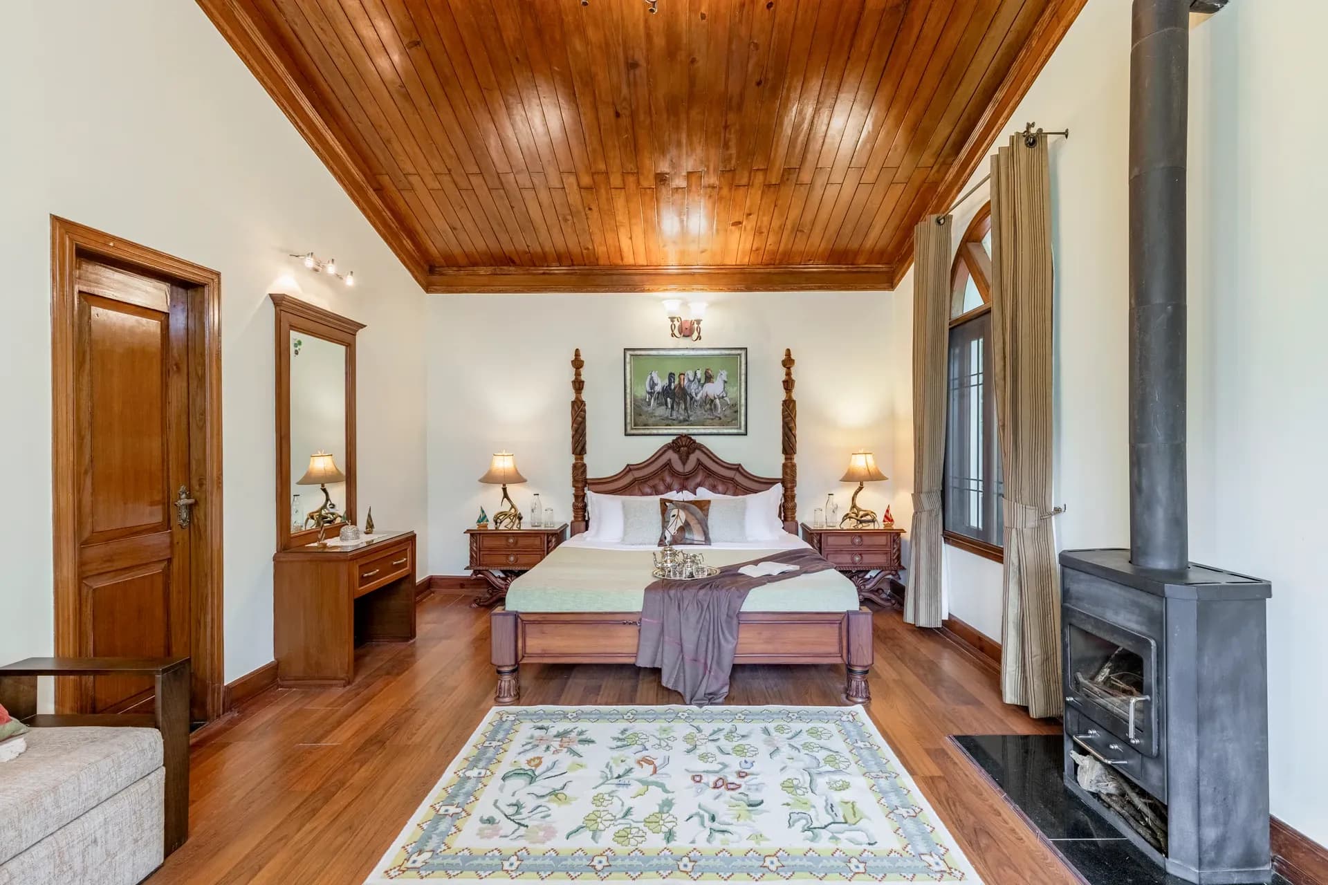 The Meadow | Elegant 3-BHK Hill Retreat With Entertainment Lounge & Terrace - Image 20