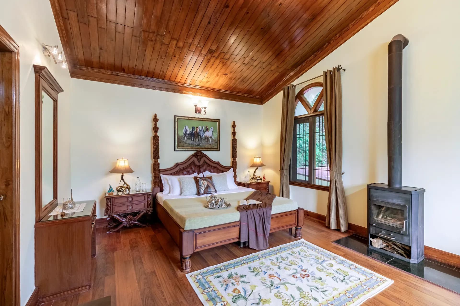 The Meadow | Elegant 3-BHK Hill Retreat With Entertainment Lounge & Terrace - Image 22