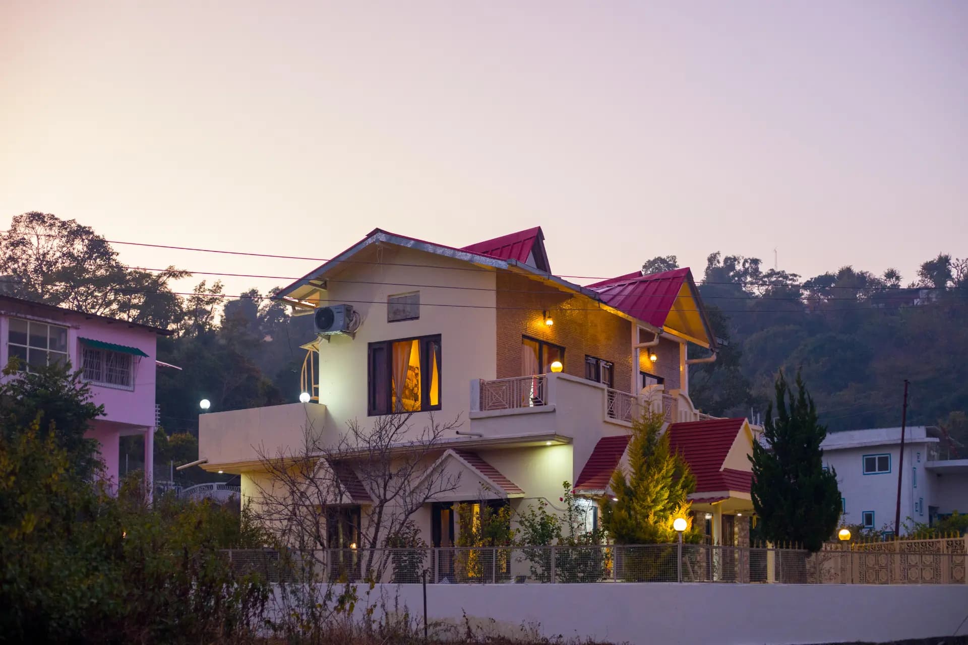 Cozy Nest | 2-BHK | Garden | Balcony | Swing | Bathtub | Bonfire Area  - Image 29