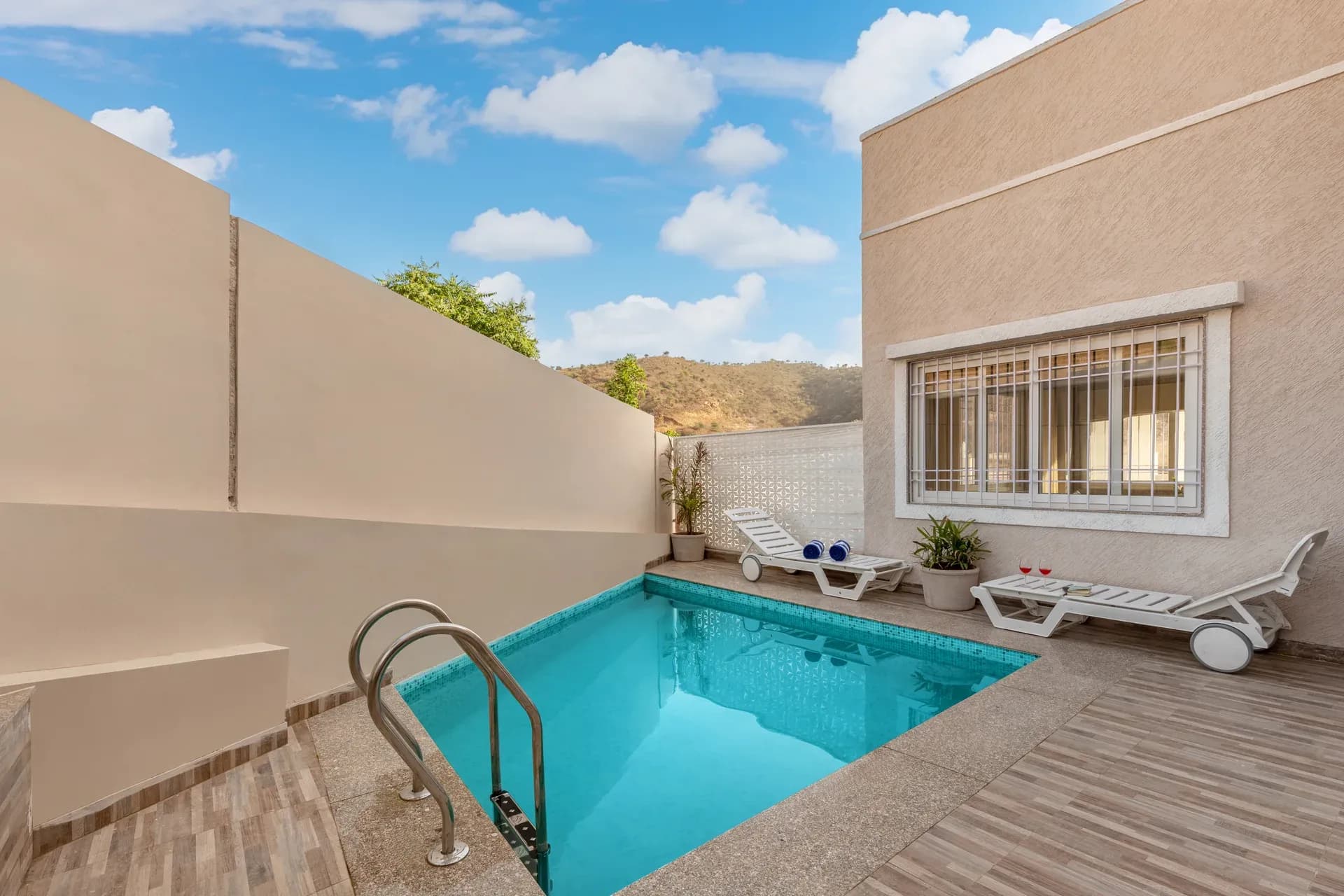 Shourya Zenna | 3-BHK | Pvt Pool & Garden | Terrace | Scenic Views - Image 6