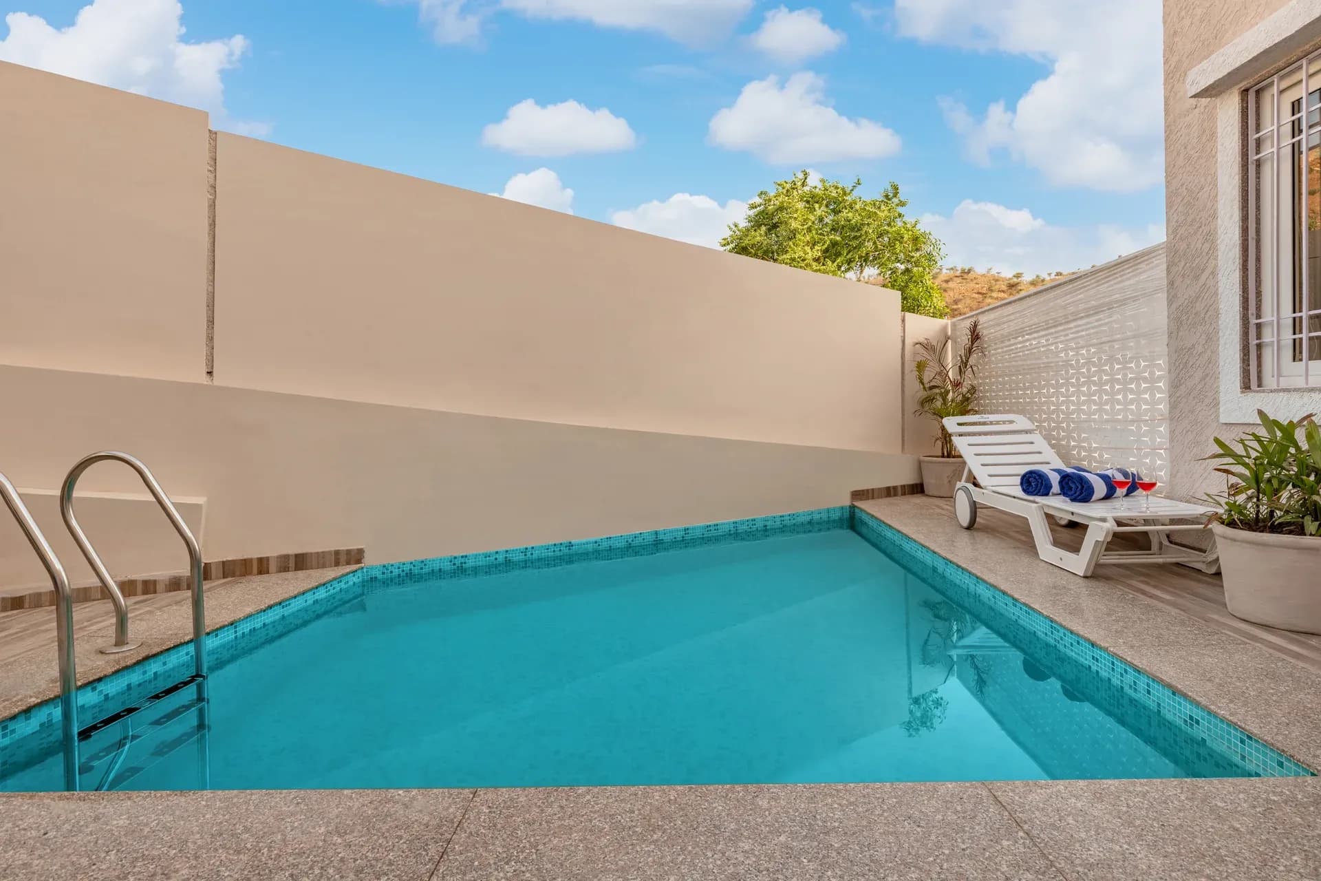 Shourya Zenna | 3-BHK | Pvt Pool & Garden | Terrace | Scenic Views - Image 4