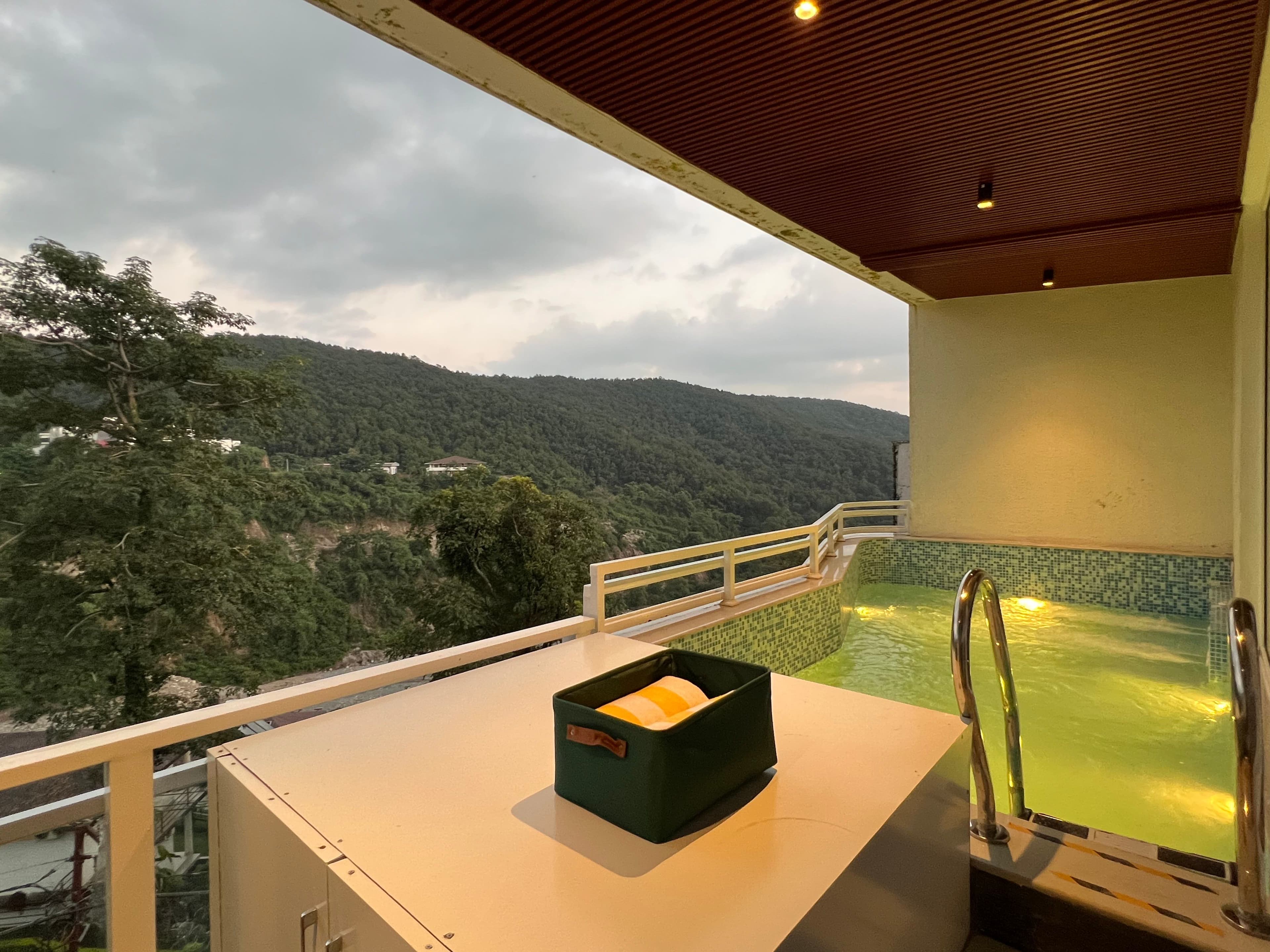 Udgam Vilas 3-BHK With Jacuzzi | Pet-friendly Hillside Apartment With Lift Near Robber’s Cave - Image 6
