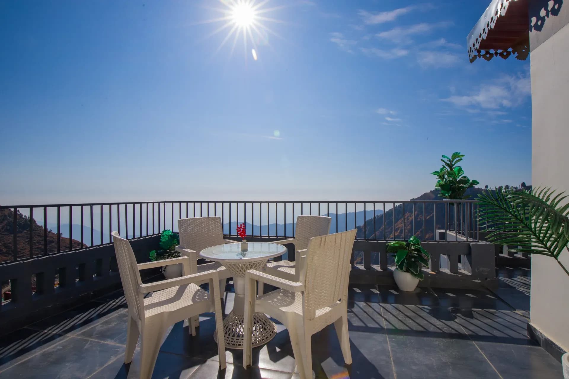 Evara | Serene Pet-friendly 4-BHK Hill Retreat W/ Balcony, Fireplace & Scenic Views - Image 25