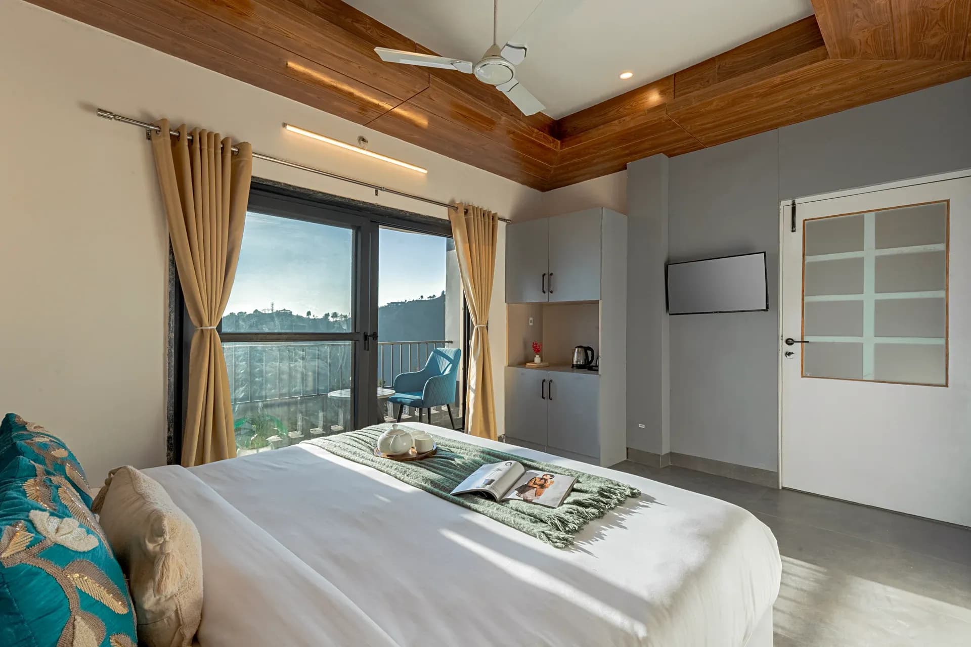 Evara | Serene Pet-friendly 4-BHK Hill Retreat W/ Balcony, Fireplace & Scenic Views - Image 27