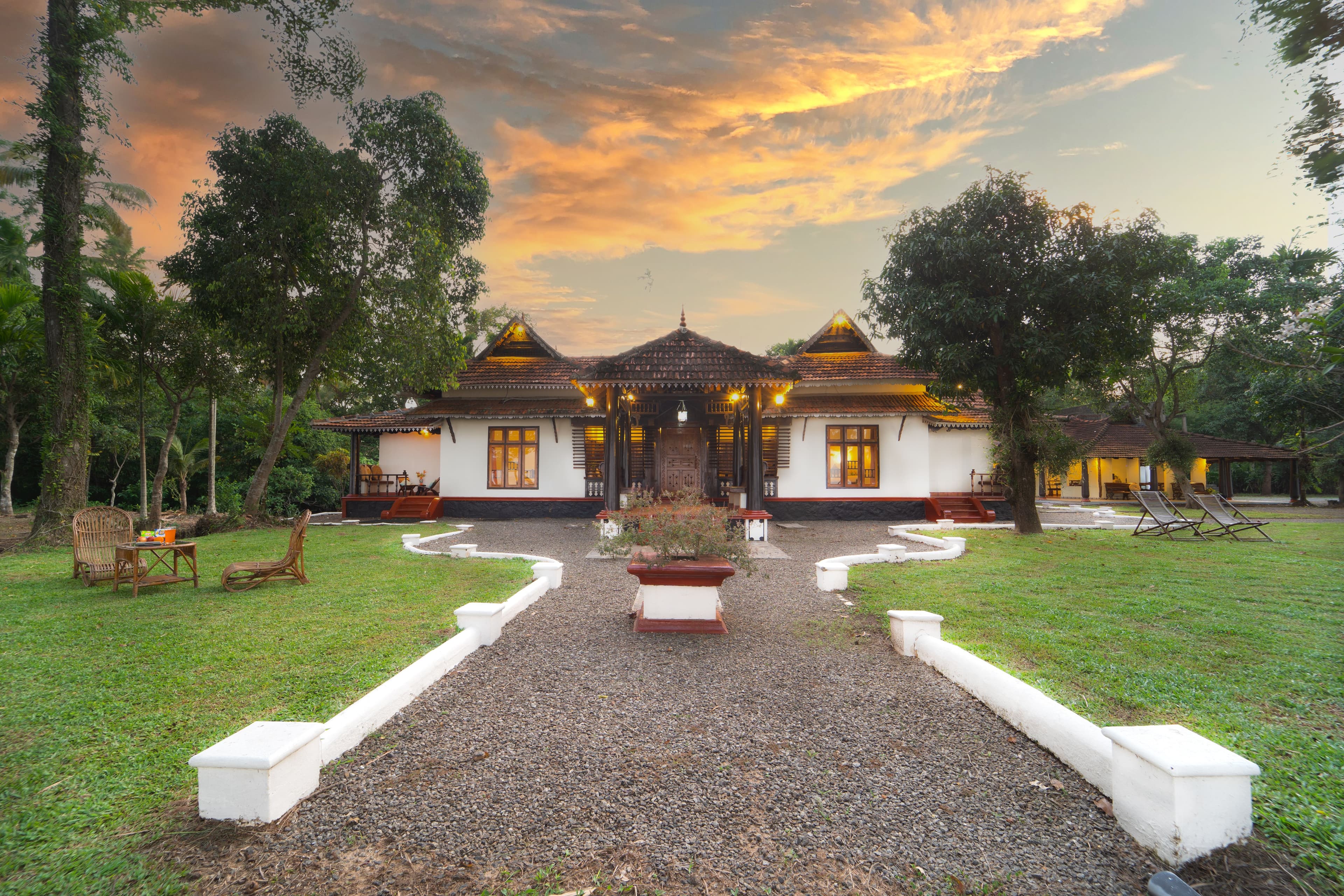 Vembanad House | Lakeside Heritage 4-Bedroom Retreat with Garden & Outdoor Sitting Area - Image 35