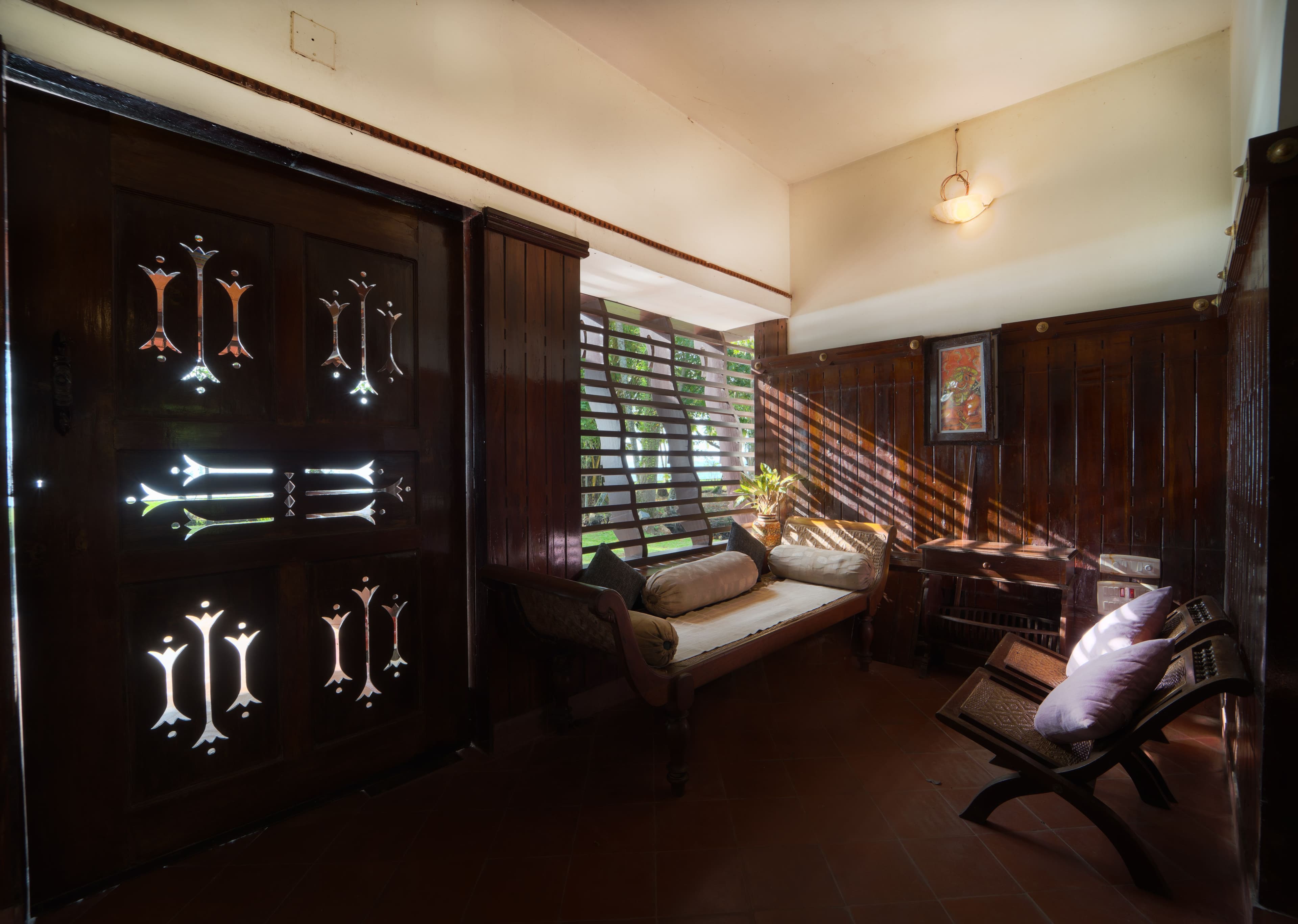 Vembanad House | Lakeside Heritage 4-Bedroom Retreat with Garden & Outdoor Sitting Area - Image 22