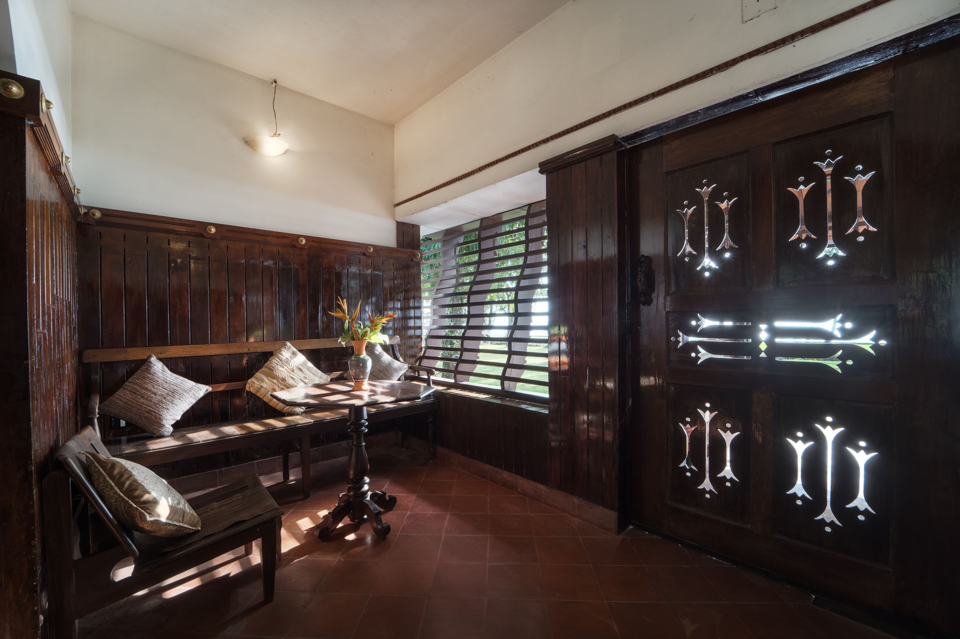 Vembanad House | Lakeside Heritage 4-Bedroom Retreat with Garden & Outdoor Sitting Area - Image 19