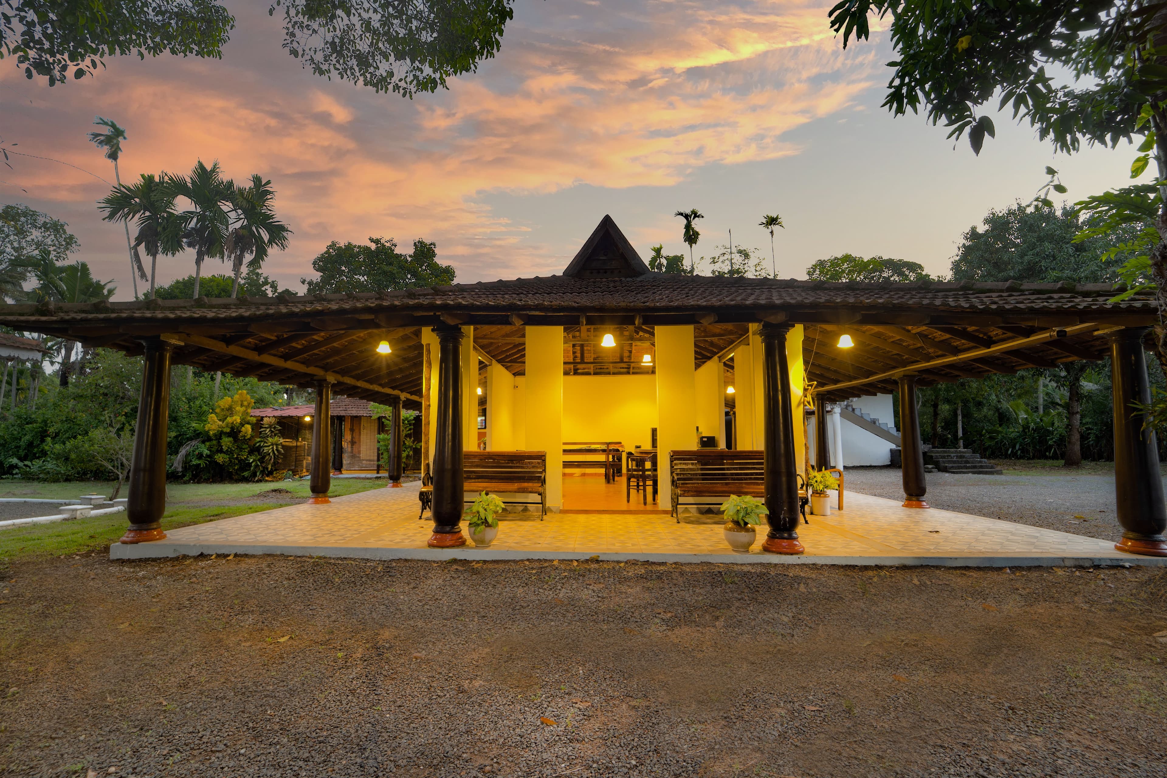 Vembanad House | Lakeside Heritage 4-Bedroom Retreat with Garden & Outdoor Sitting Area - Image 6