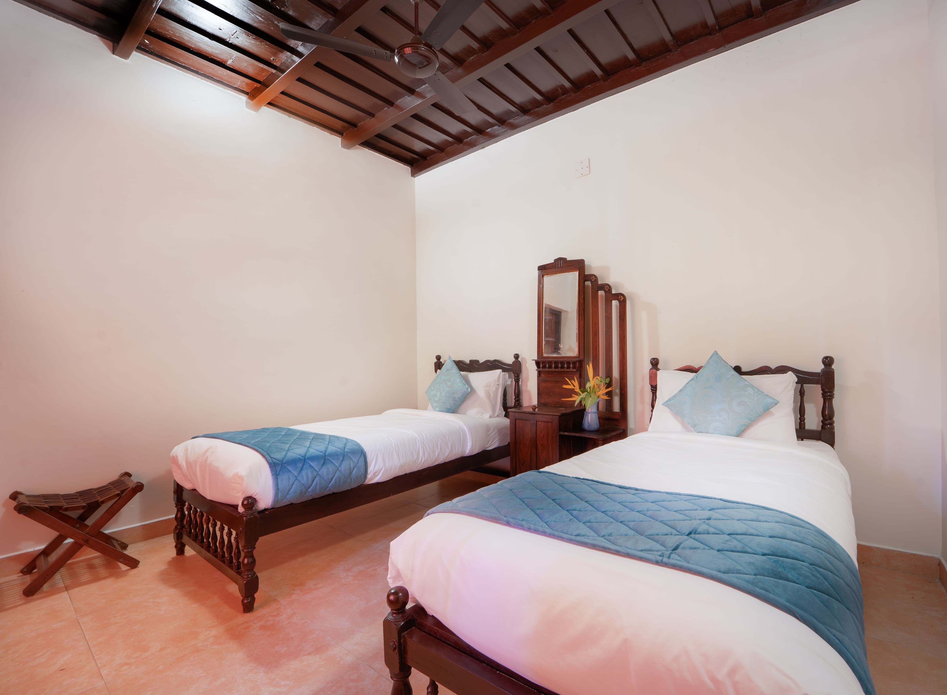 Vembanad House | Lakeside Heritage 4-Bedroom Retreat with Garden & Outdoor Sitting Area - Image 31