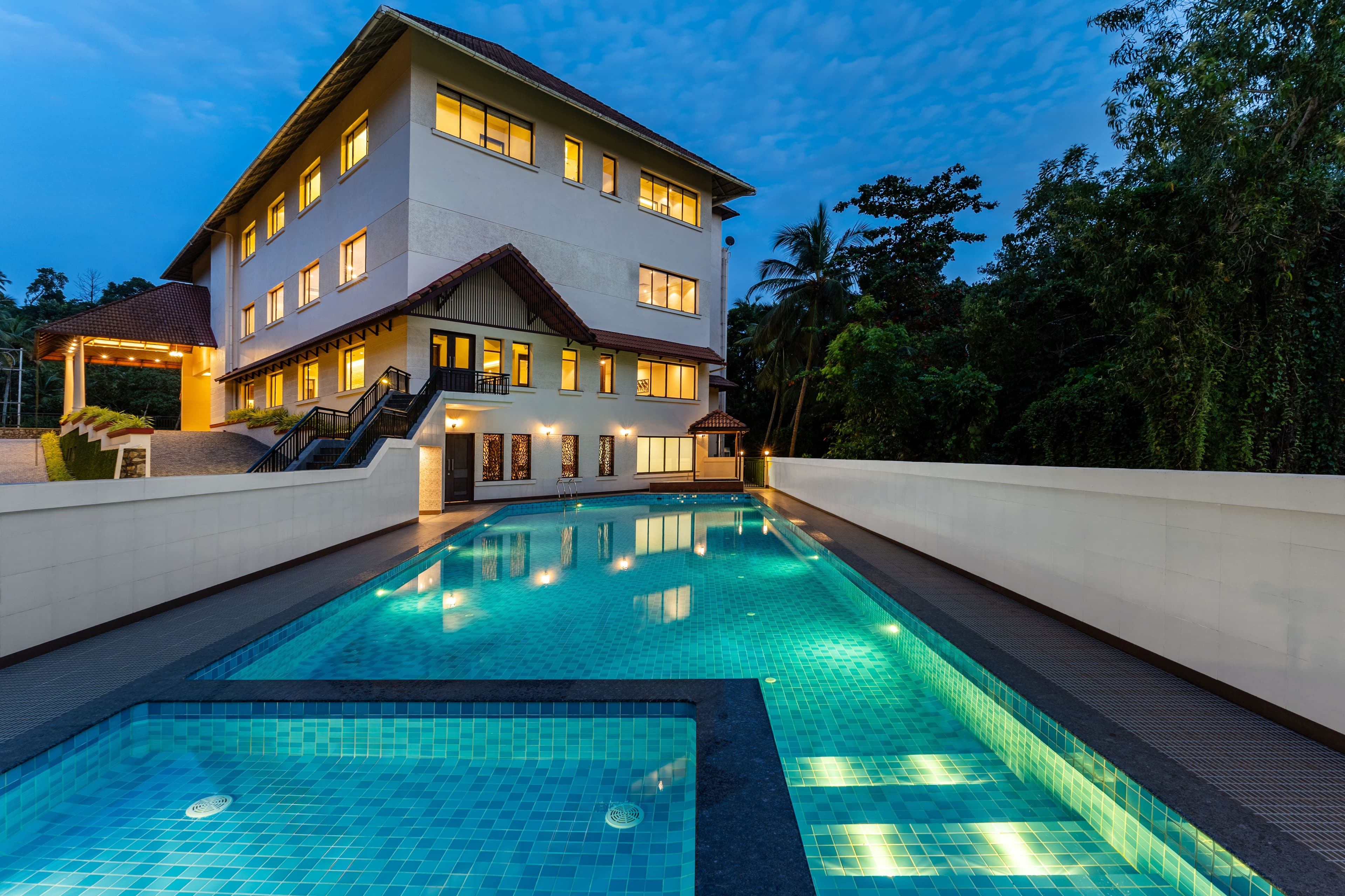 Still Waters Premium Suite | Lakeside Stay with Restaurant, Coffee House, Shared Pool & Gaming Zone - Image 2