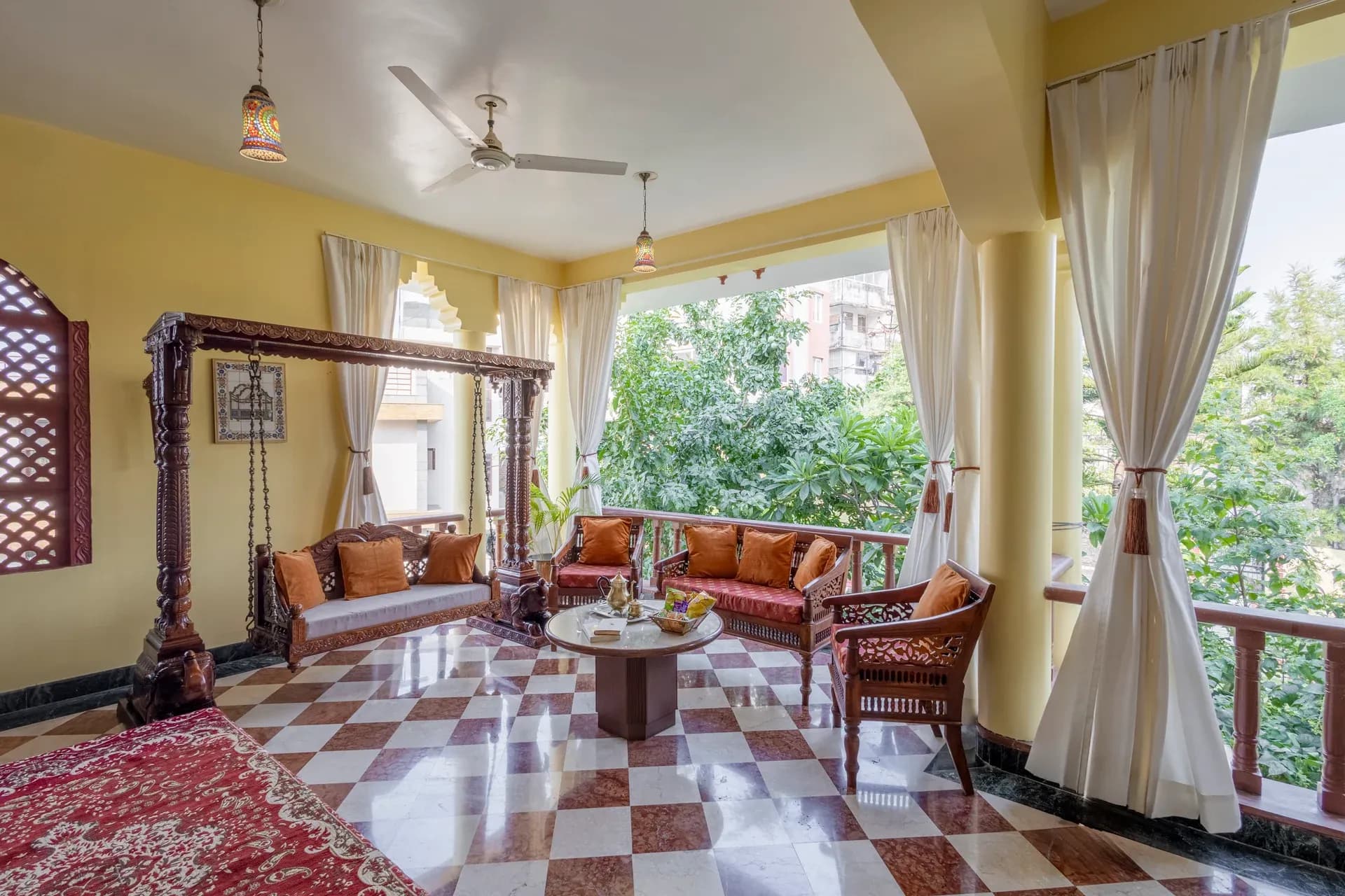 Abhimanyu Mansion Sapphire | 4-BHK Heritage Haveli With Outdoor Dining Area & Garden in City Centre - Image 17